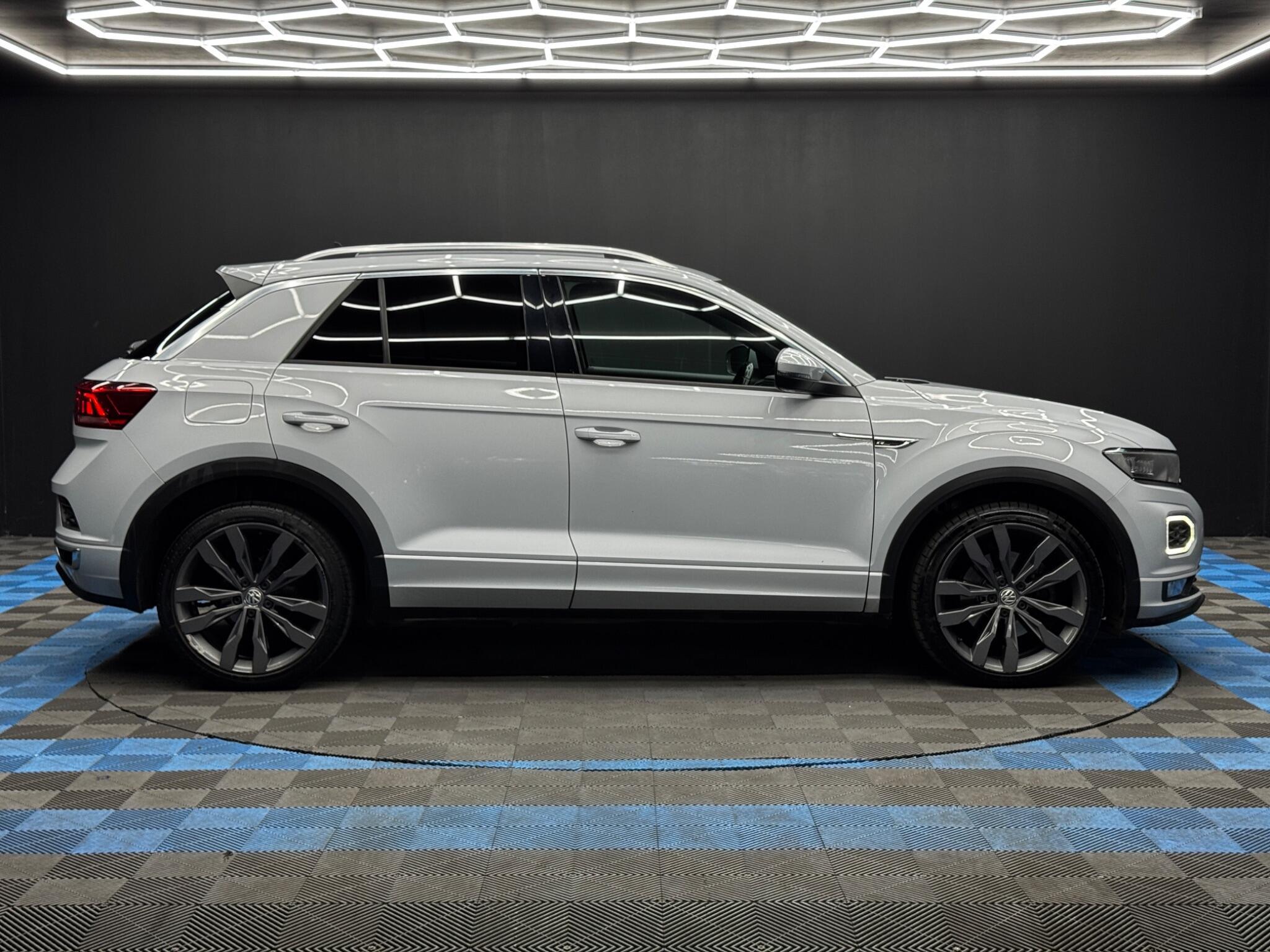 Volkswagen T-Roc - Image 4
