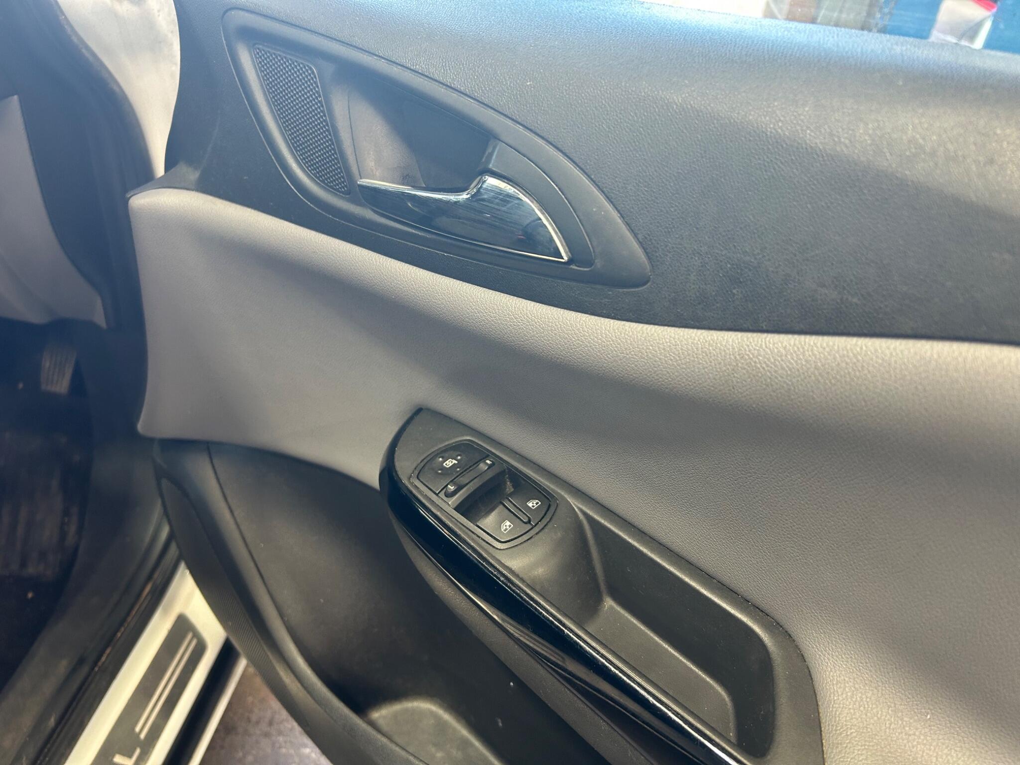 Vauxhall Corsa - Image 15