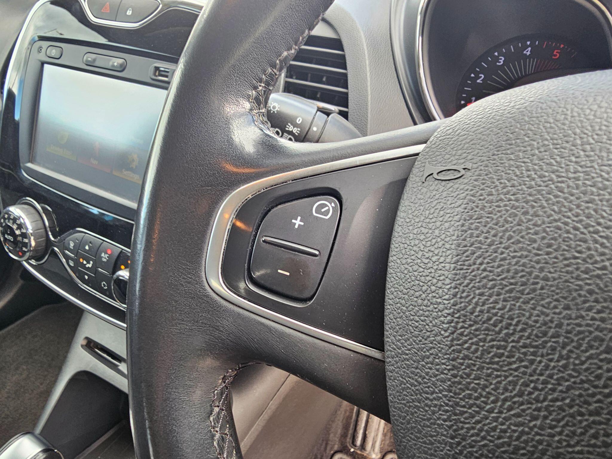 Renault Captur - Image 29