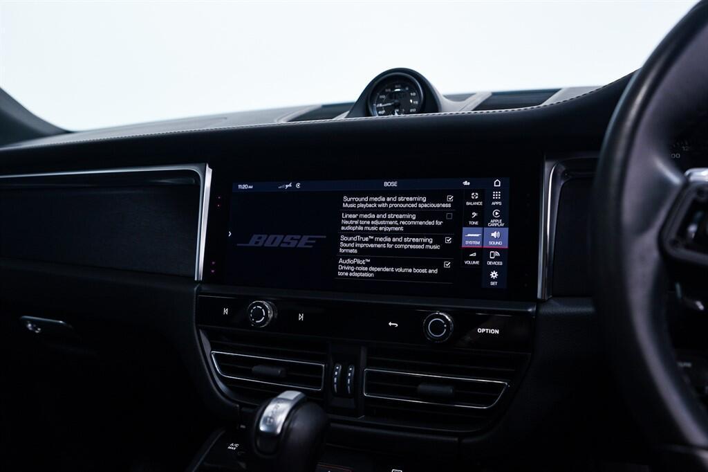 Porsche Macan - Image 29