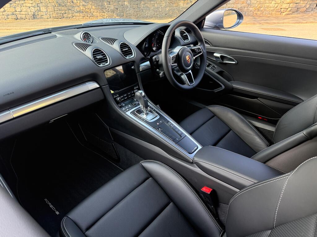 Porsche 718 Cayman - Image 18