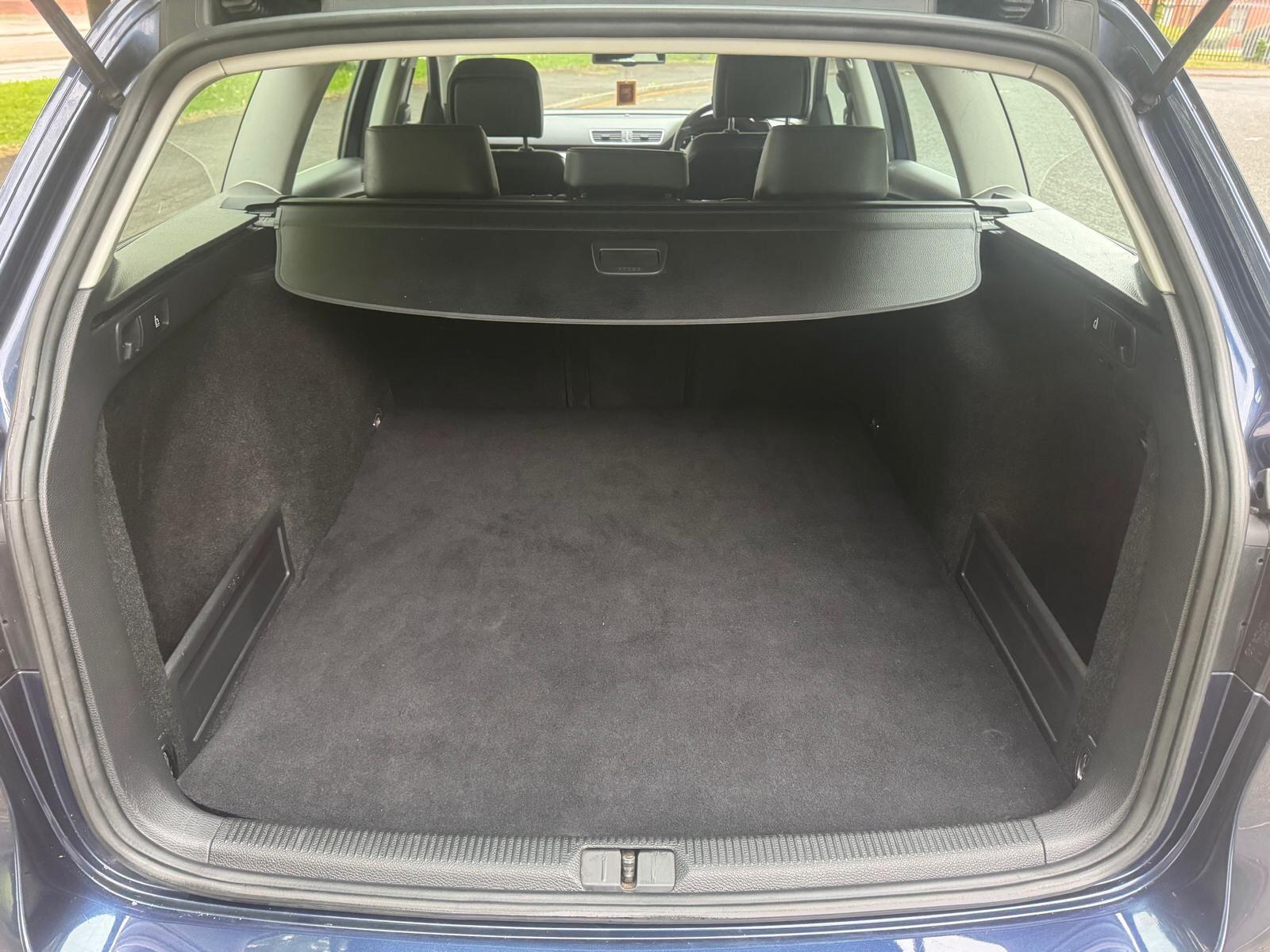 Volkswagen Passat - Image 45