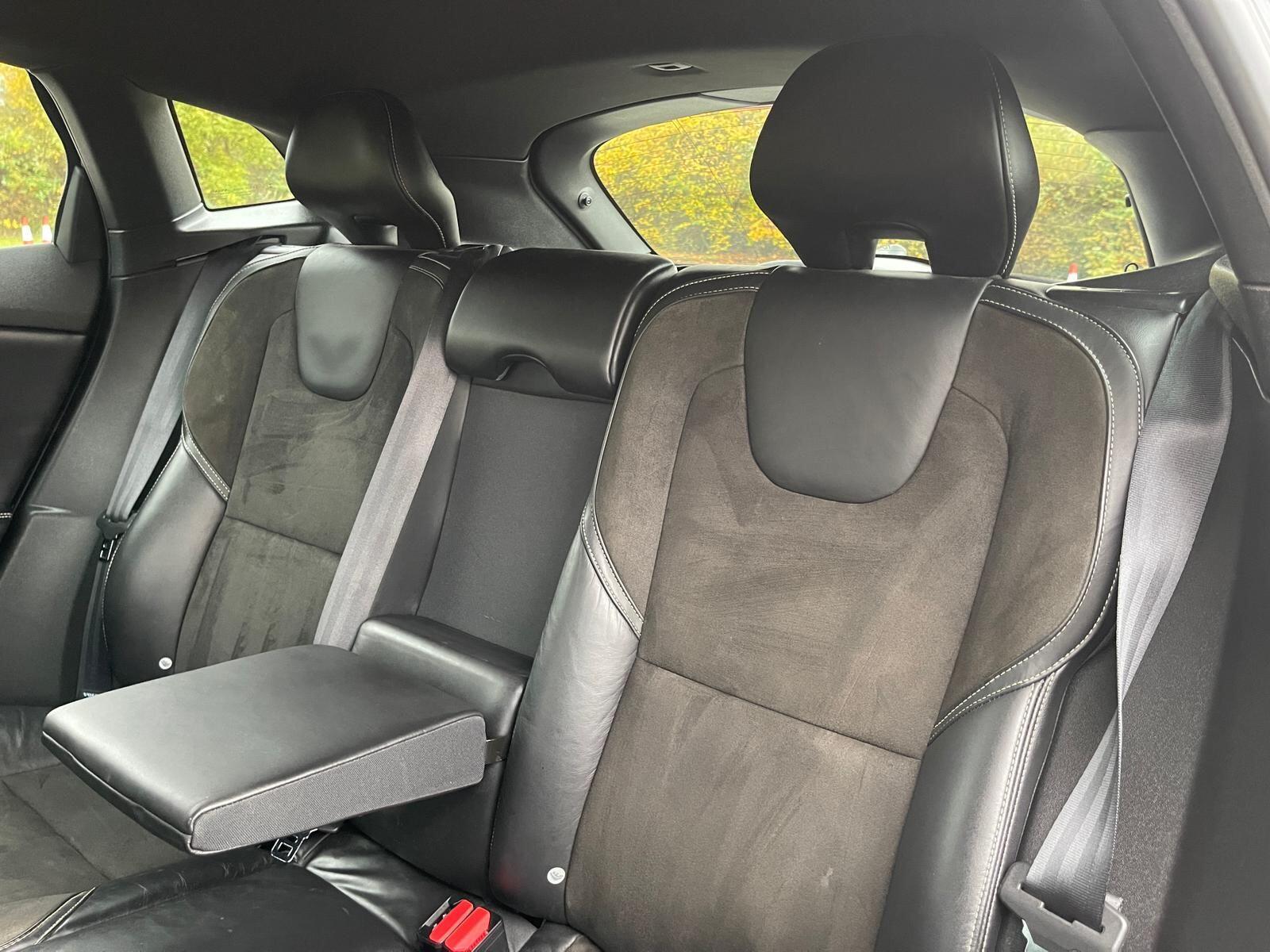 Volvo V40 - Image 26