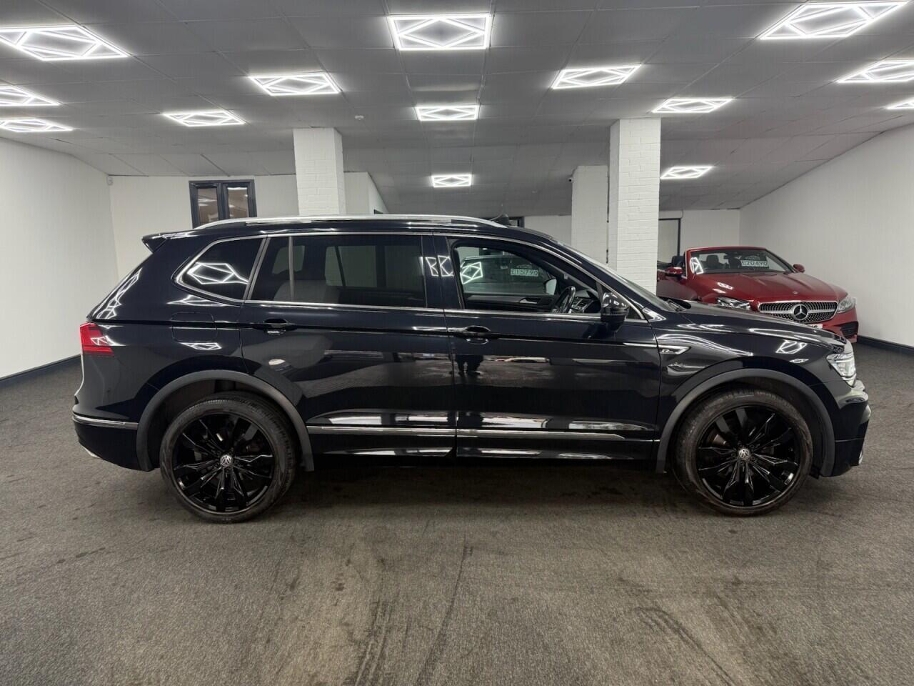 Volkswagen Tiguan Allspace - Image 3