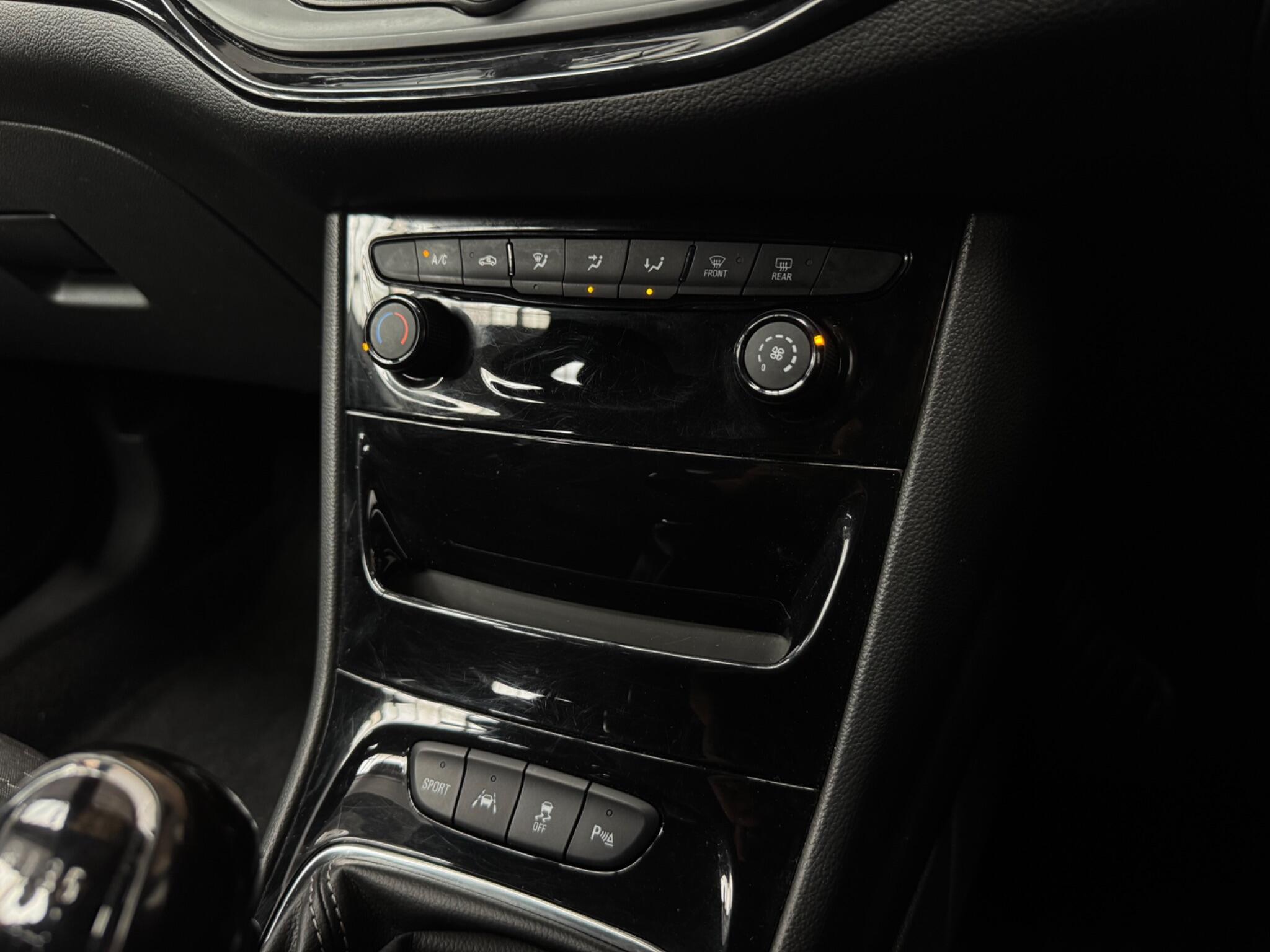 Vauxhall Astra - Image 15