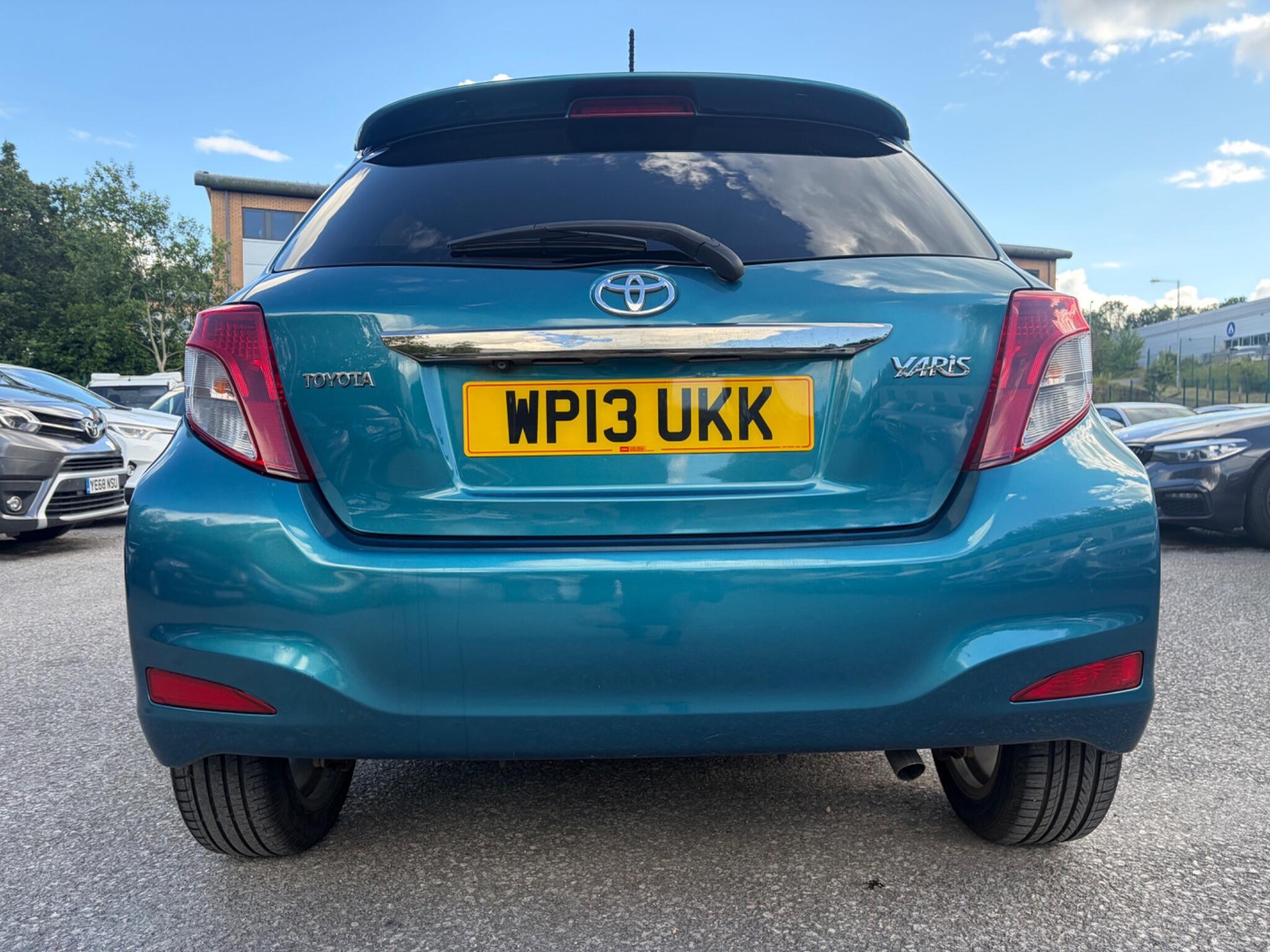 Toyota Yaris - Image 13