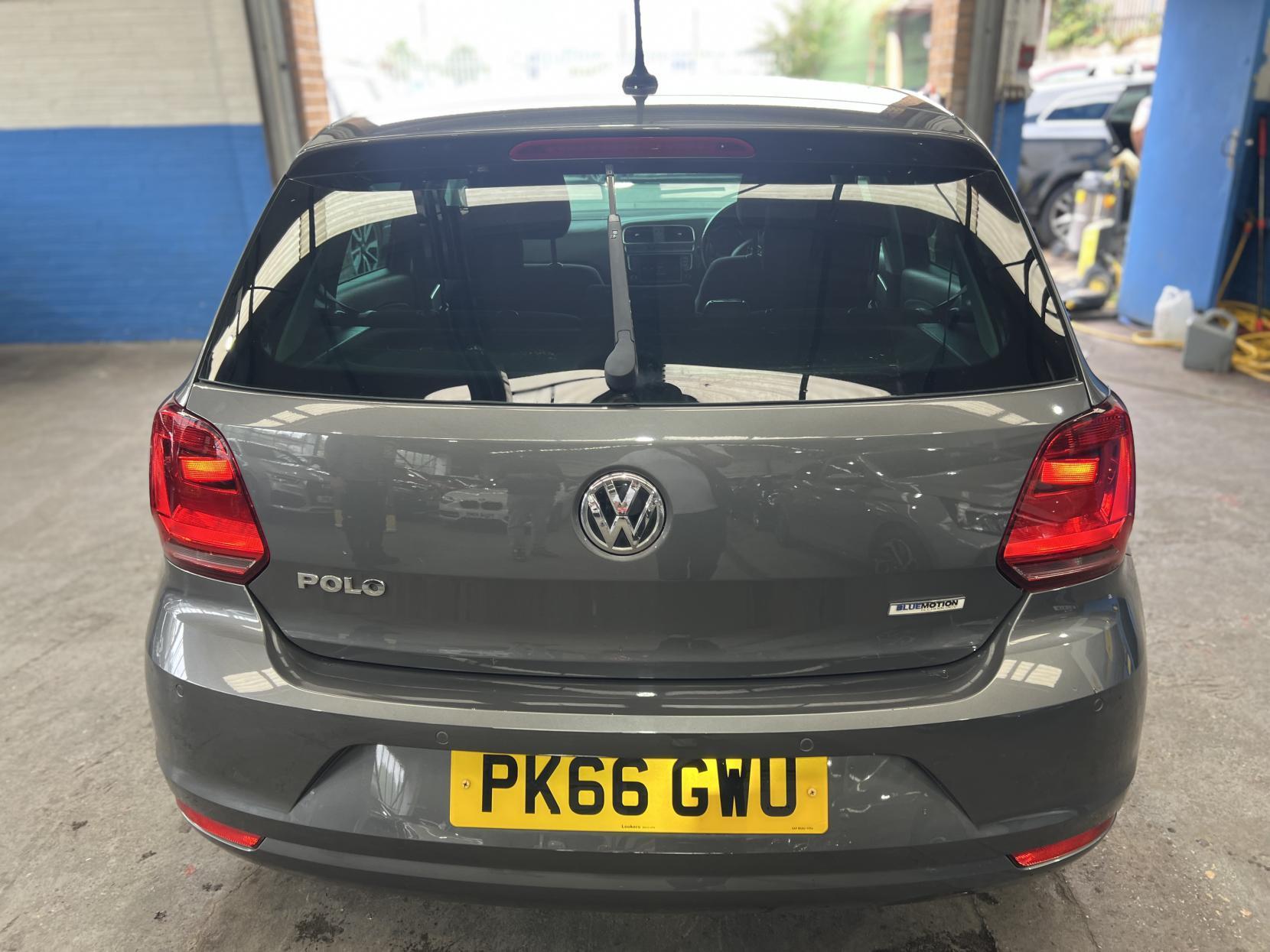 Volkswagen Polo - Image 8