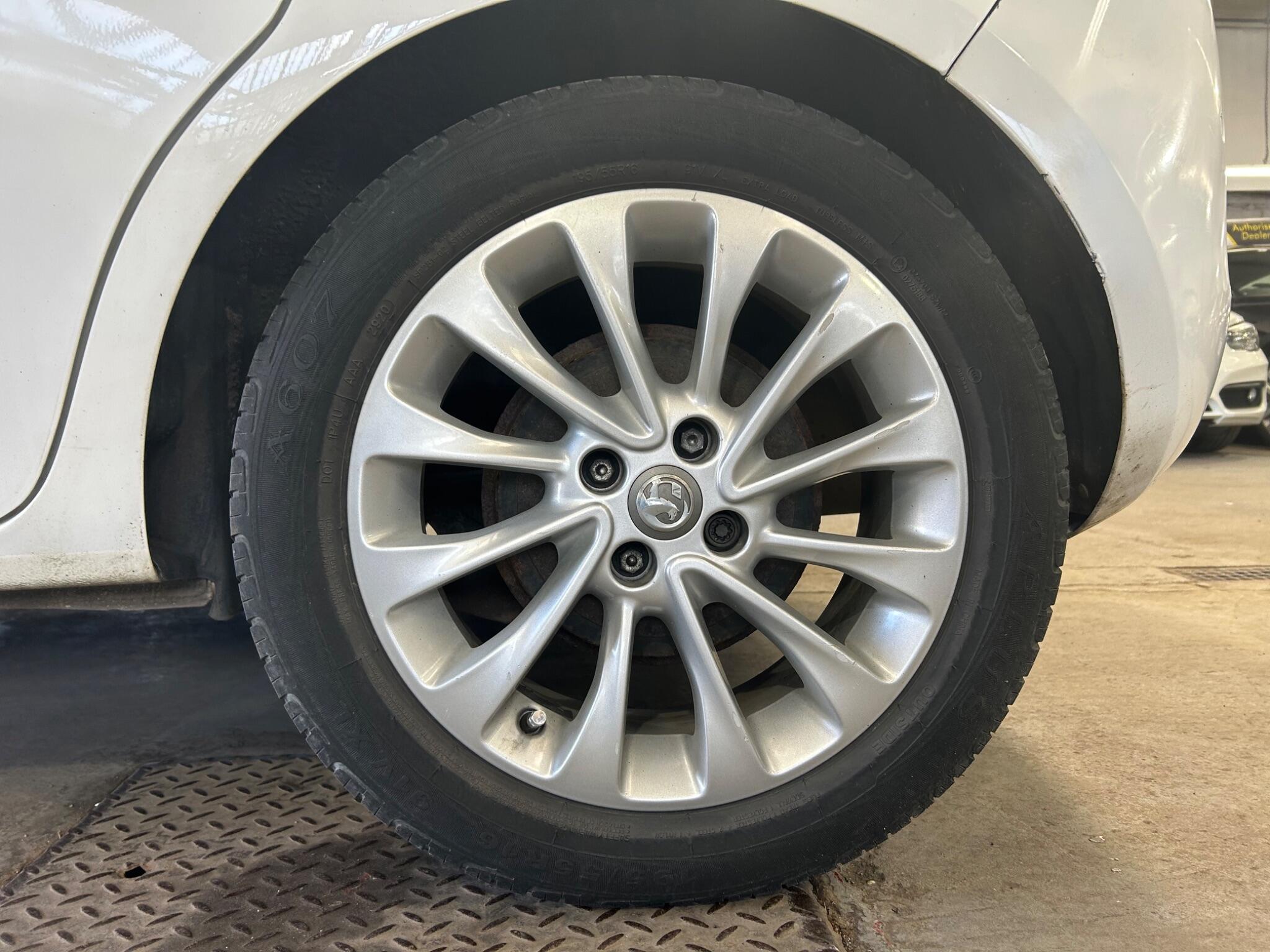 Vauxhall Corsa - Image 17