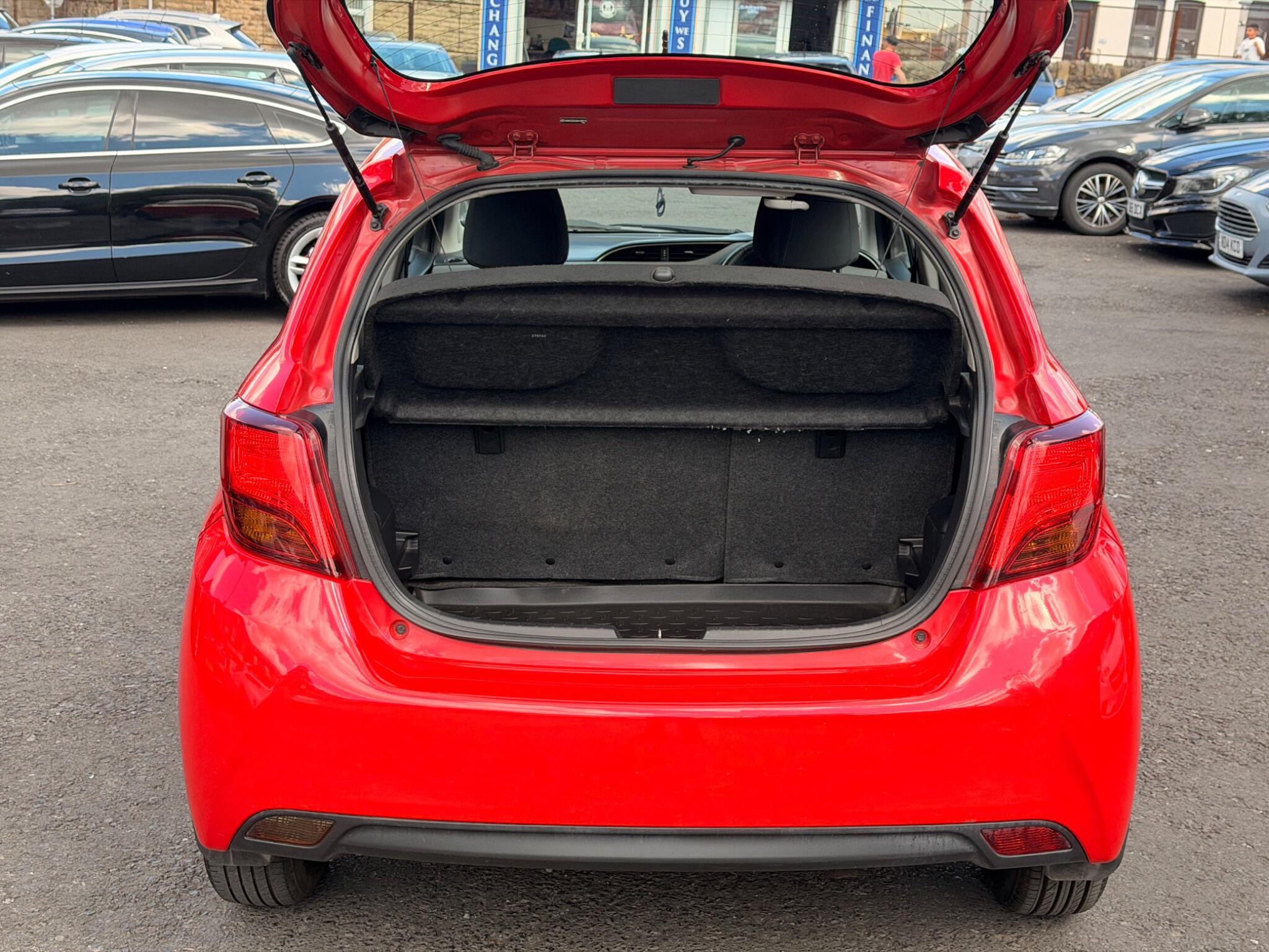 Toyota Yaris - Image 10