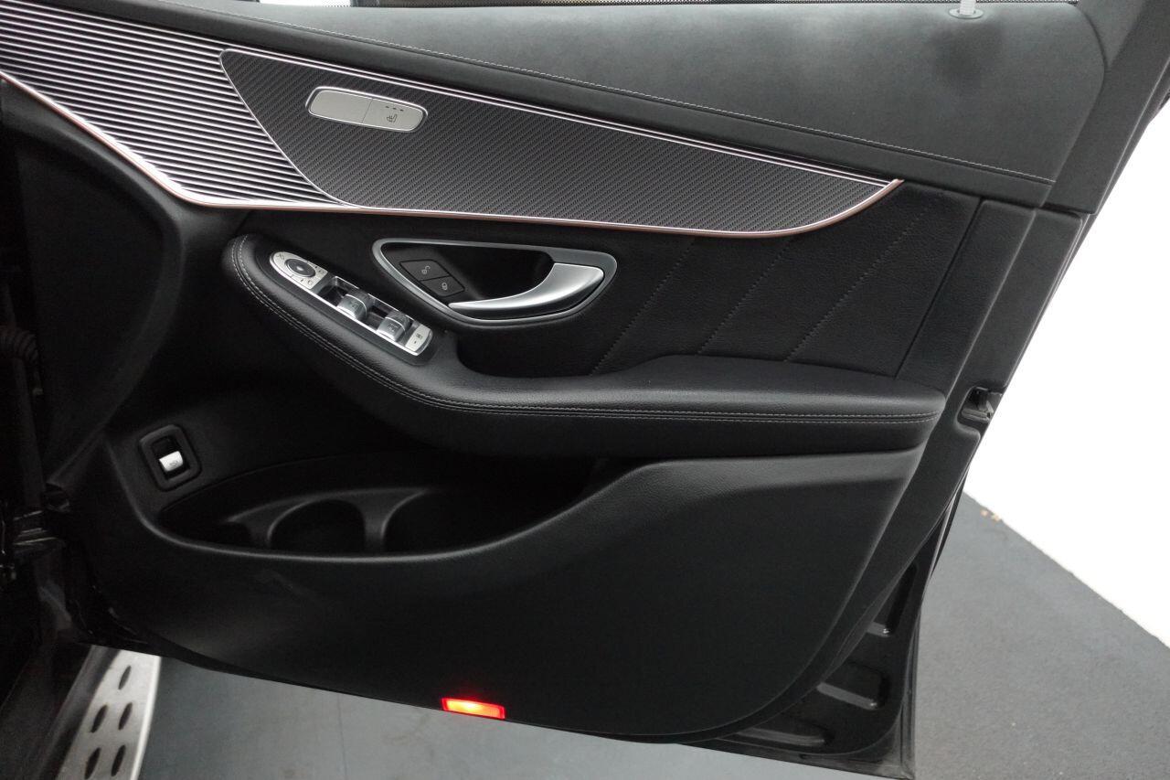 Mercedes Eqc - Image 18
