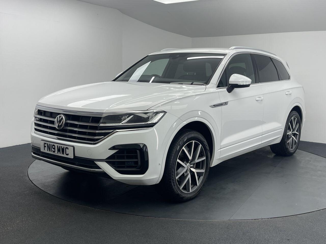 Volkswagen Touareg - Image 10