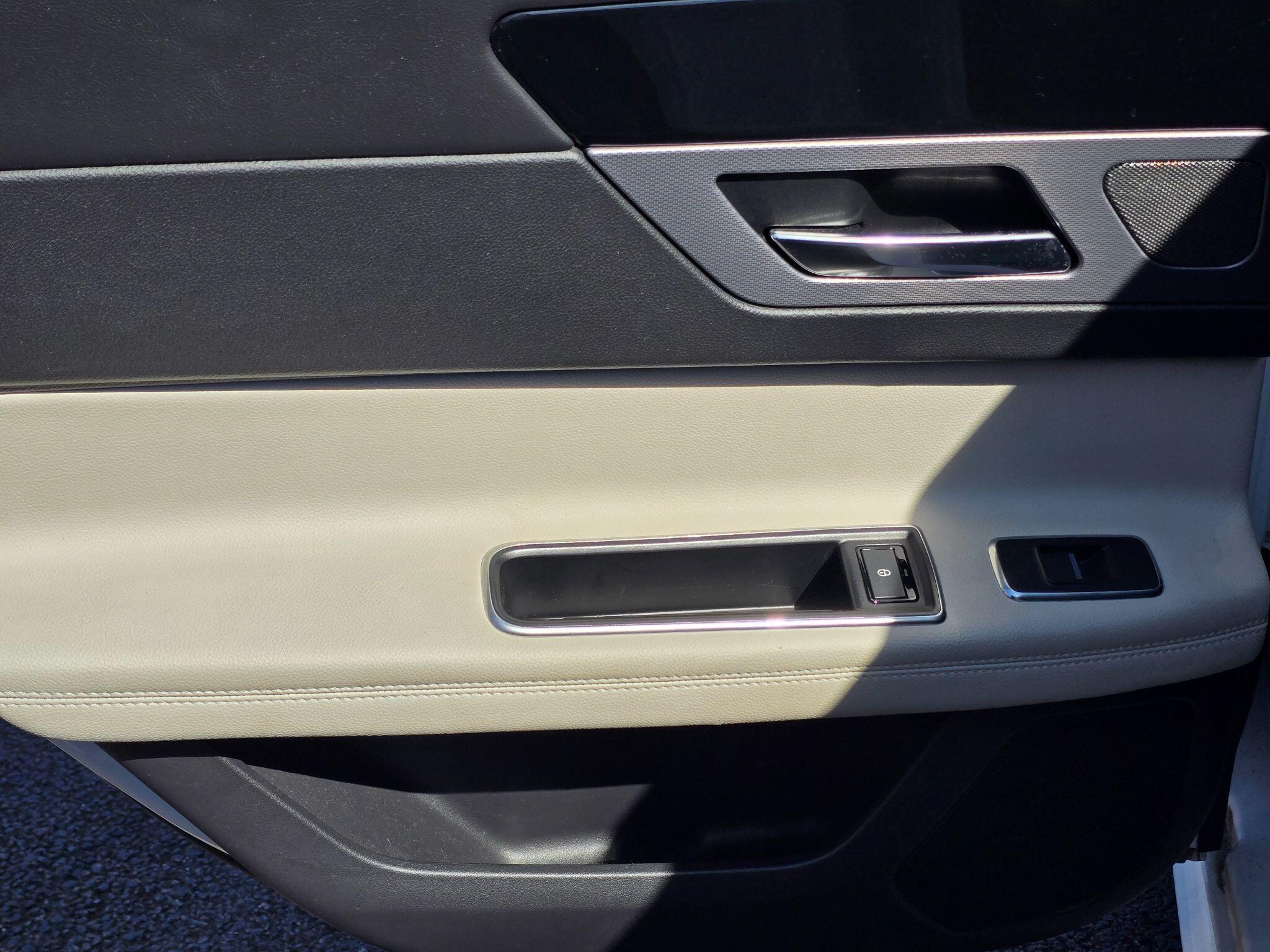 Jaguar XF - Image 40