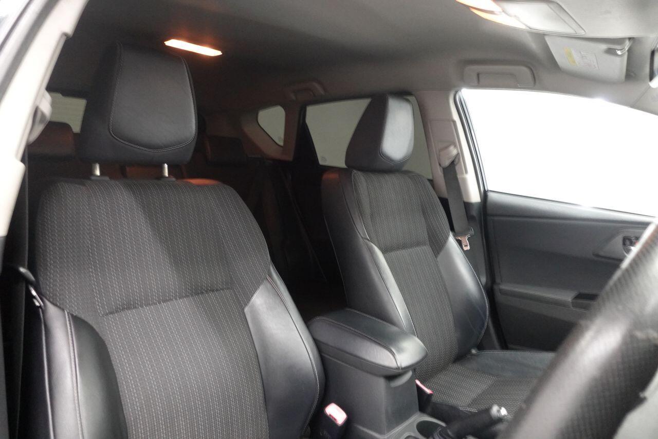 Toyota Auris - Image 2