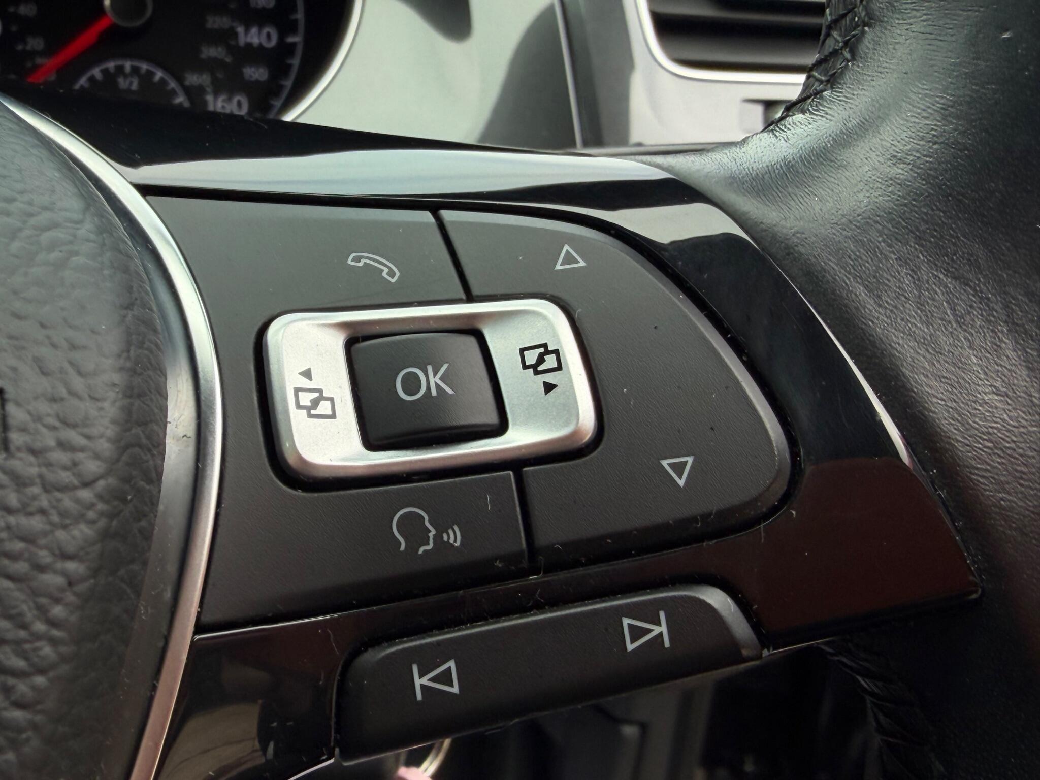 Volkswagen Golf - Image 21