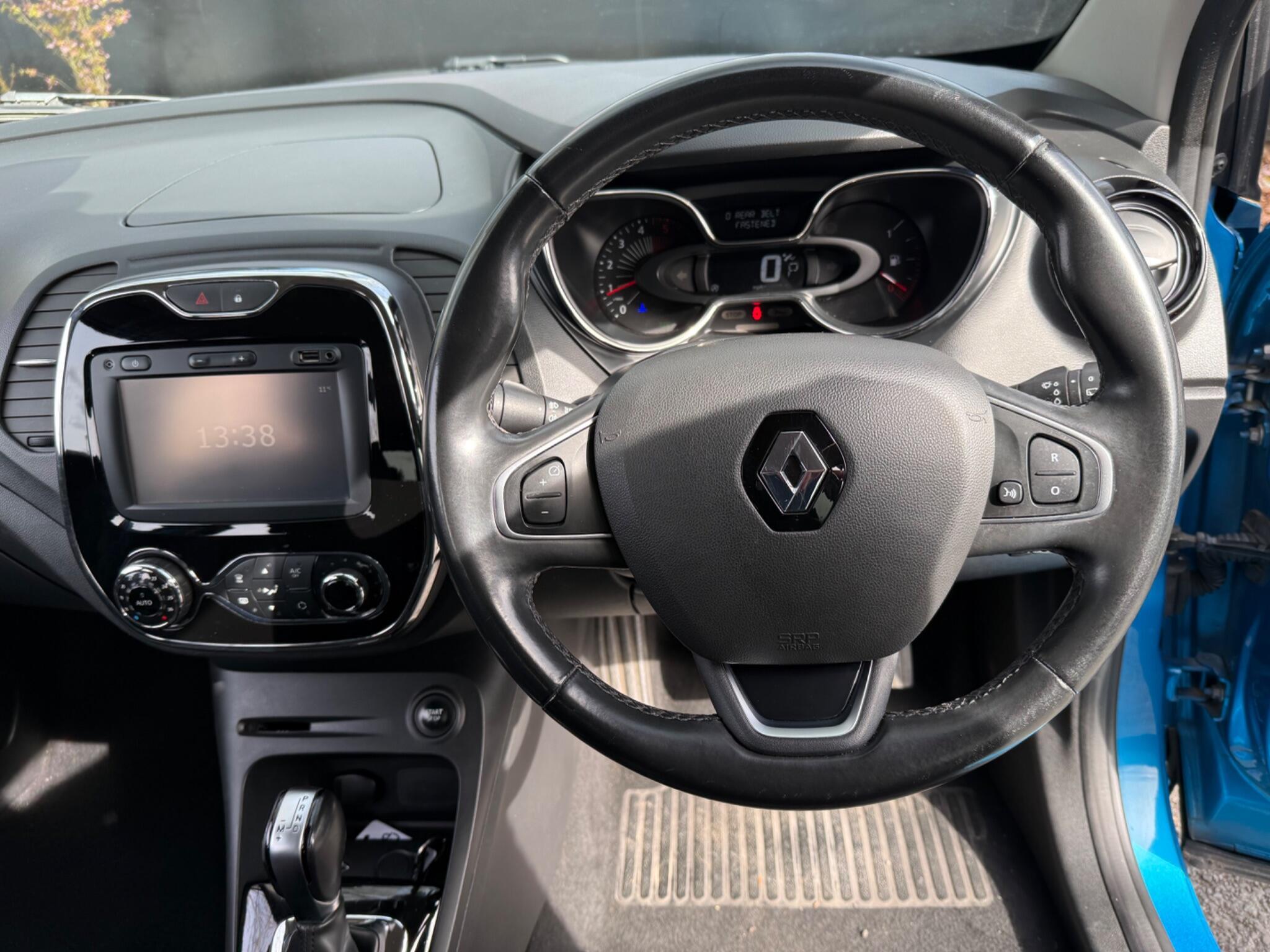 Renault Captur - Image 38