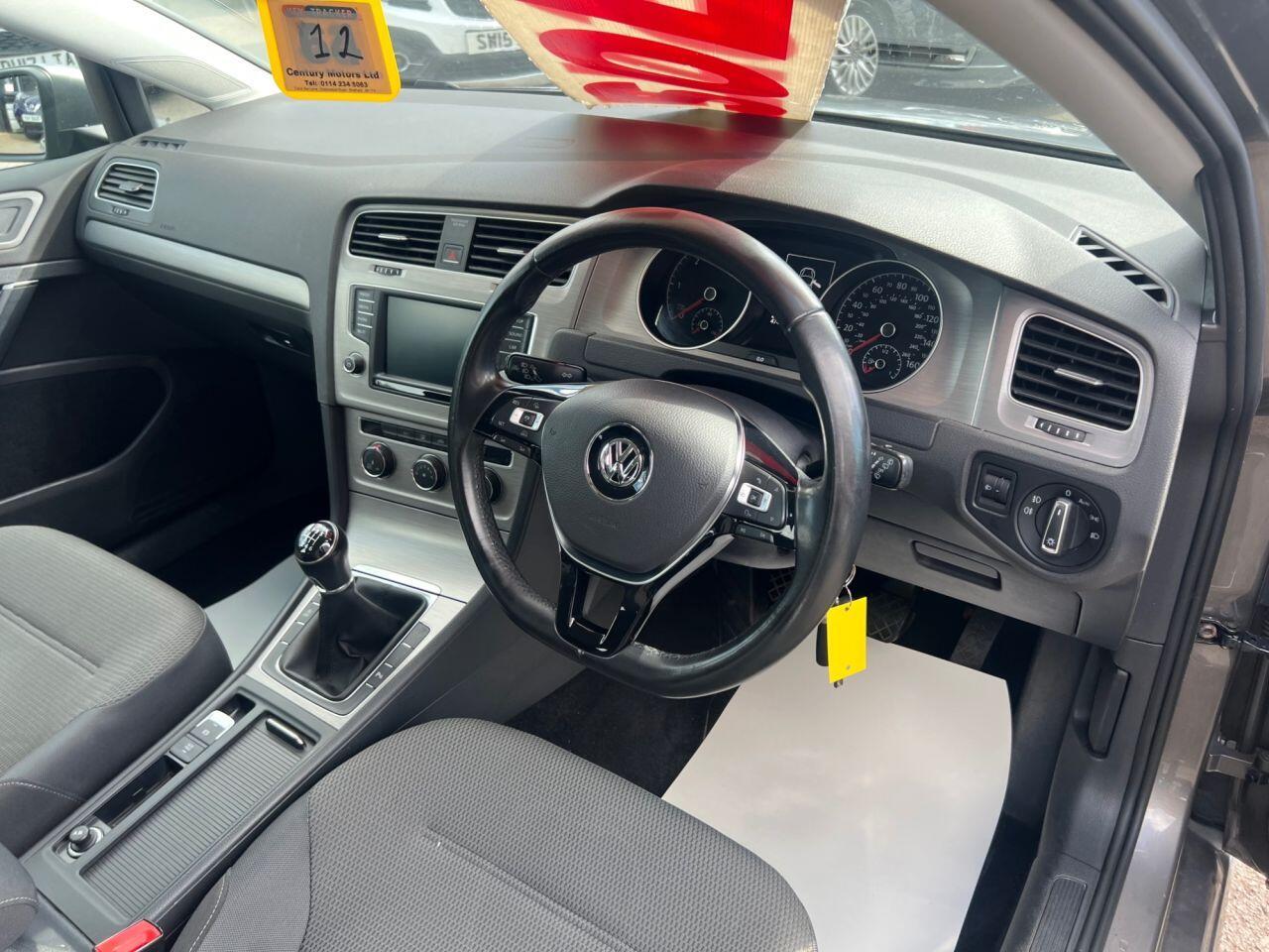 Volkswagen Golf - Image 13