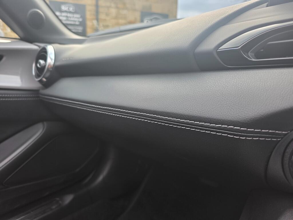 Mazda MX-5 RF - Image 32