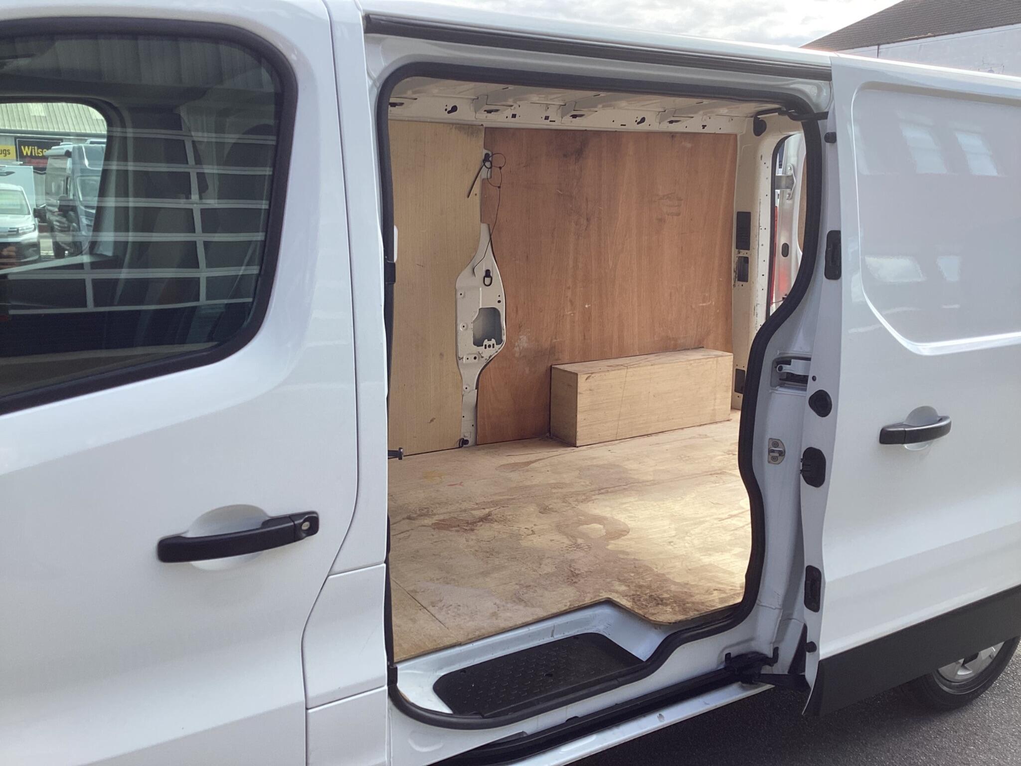 Renault Trafic - Image 14