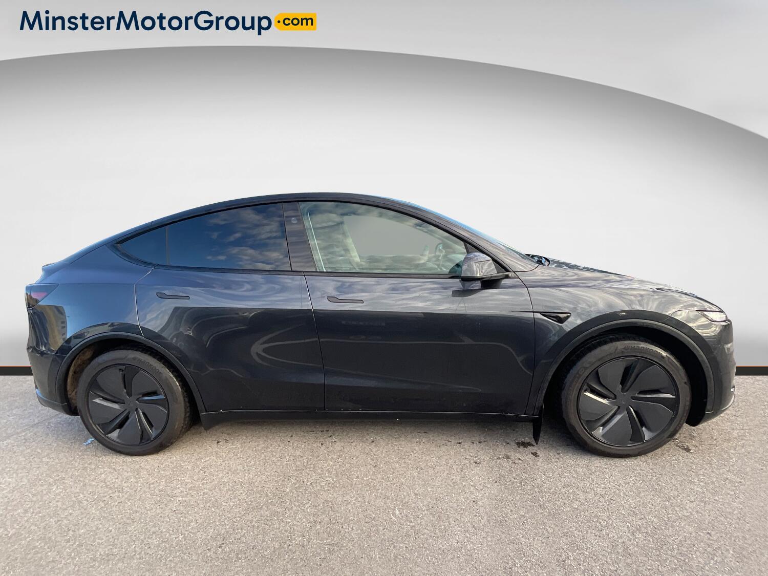 Tesla Model Y - Image 2