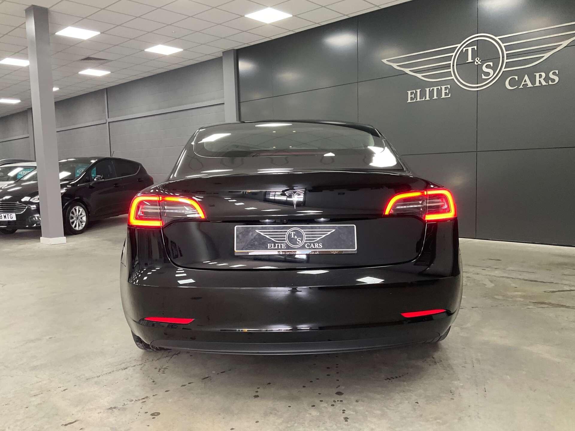 Tesla Model 3 - Image 8