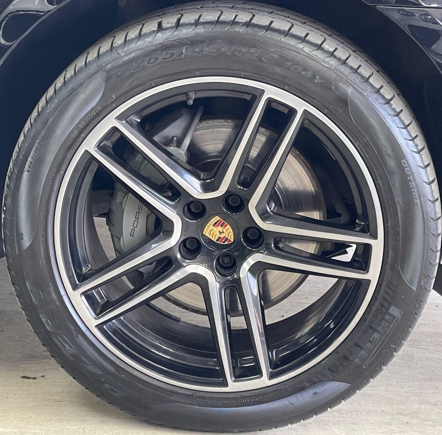 Porsche Macan - Image 18