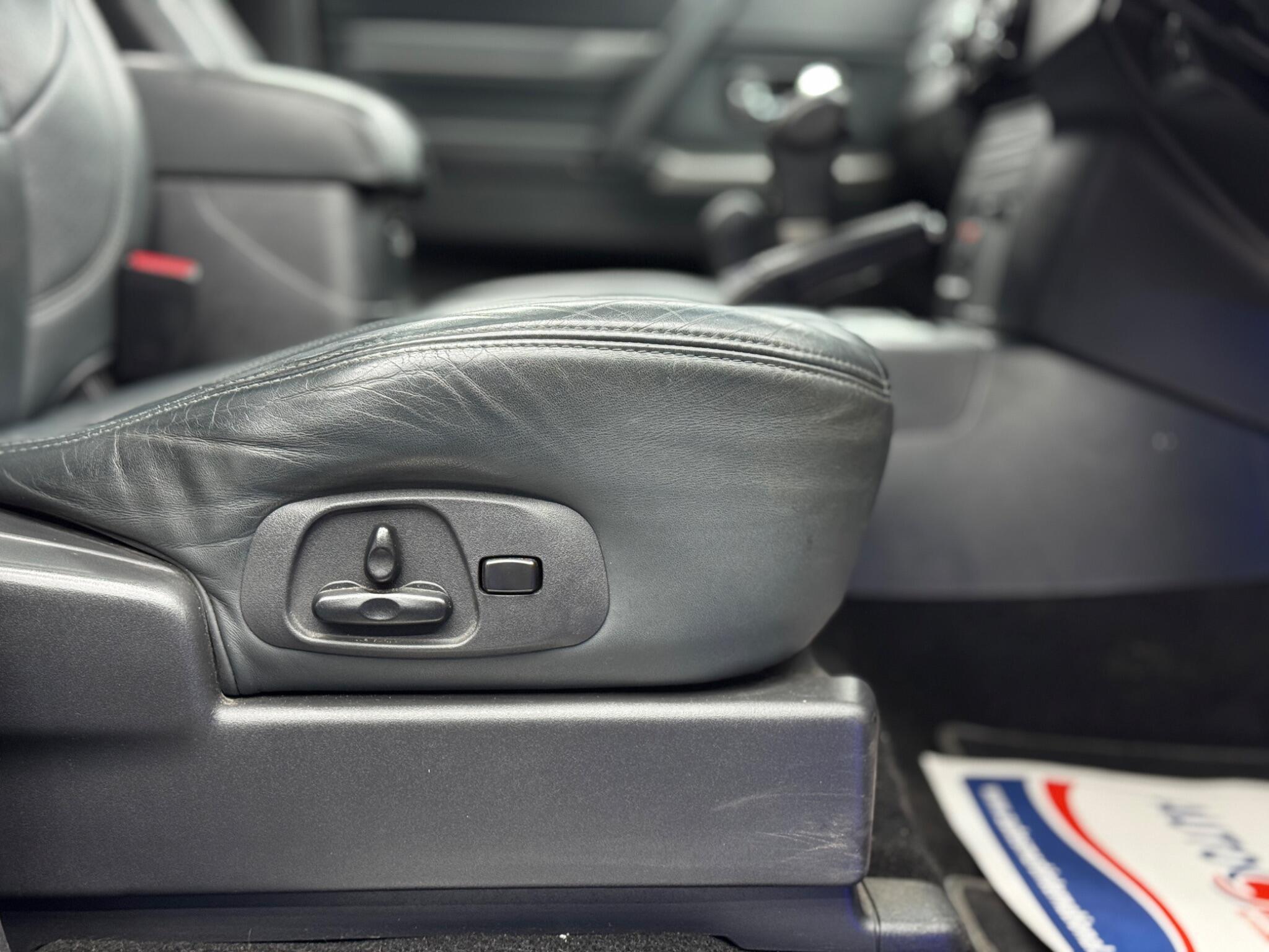 Mitsubishi Shogun - Image 39