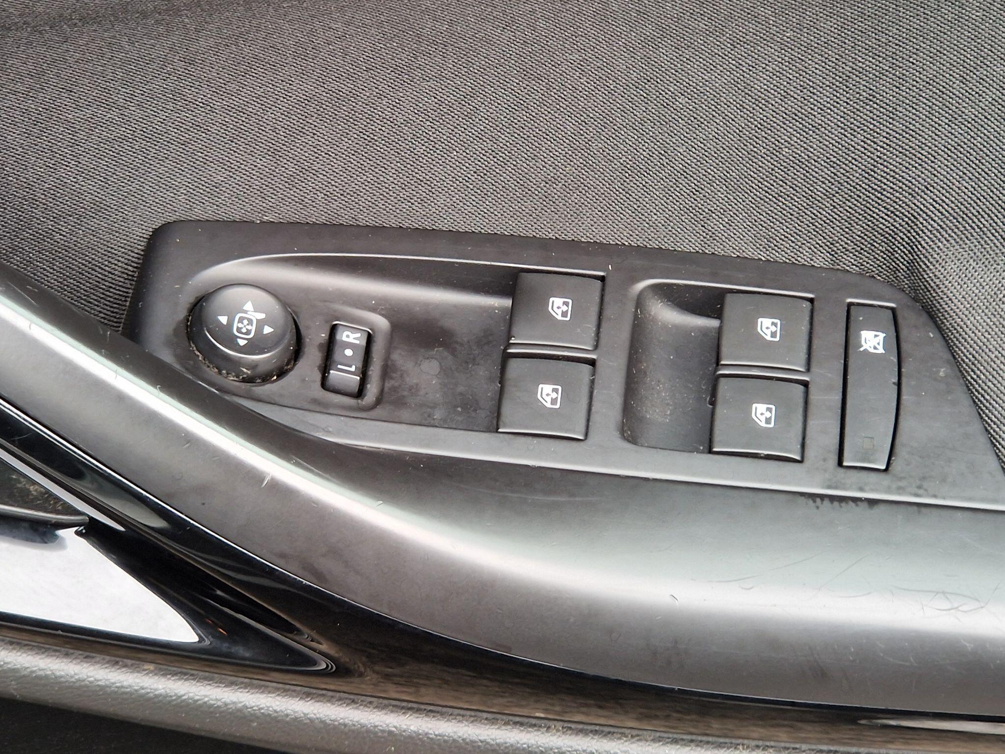 Vauxhall Astra - Image 20