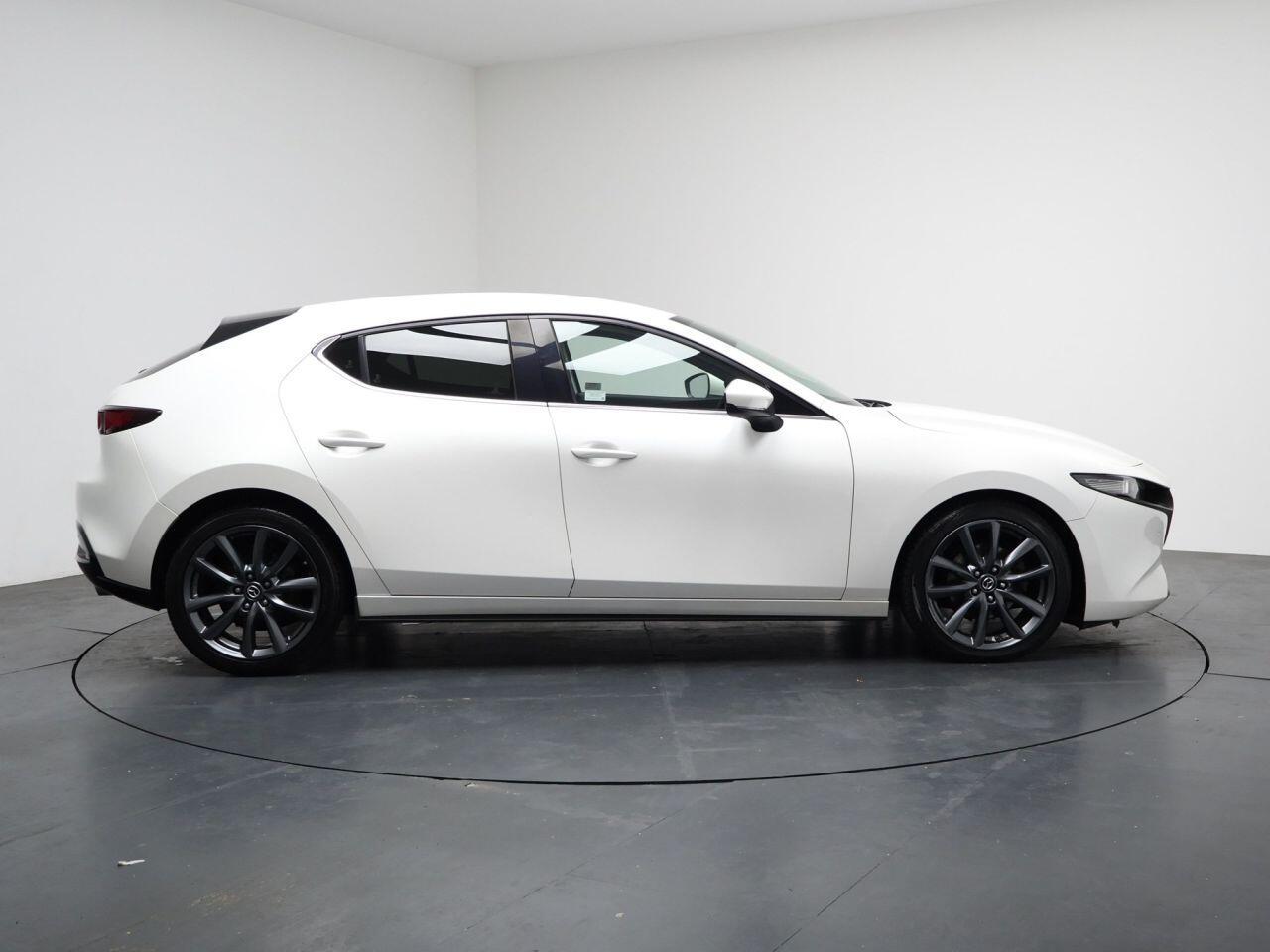 Mazda MAZDA3 - Image 14