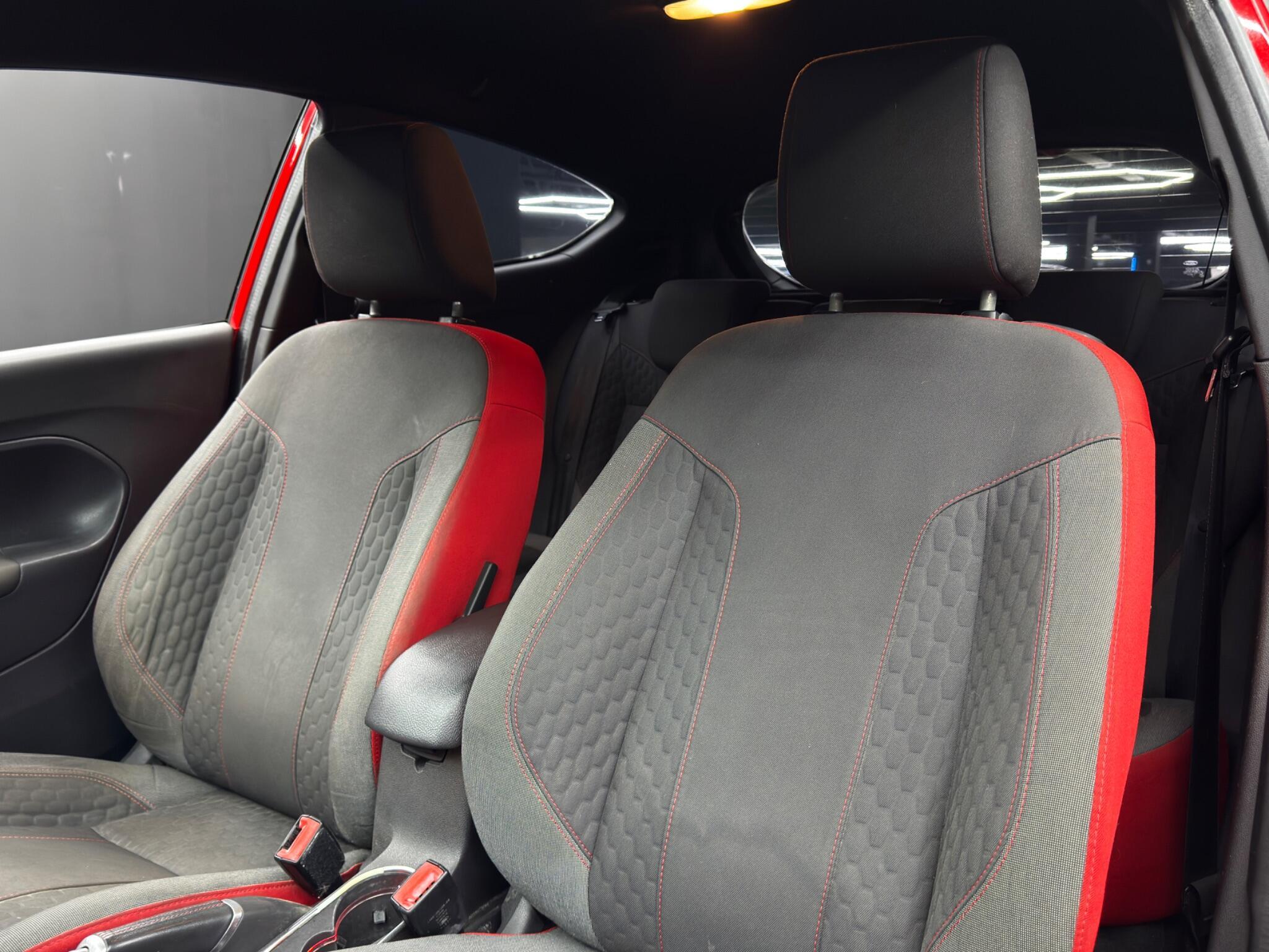 Ford Fiesta - Image 13