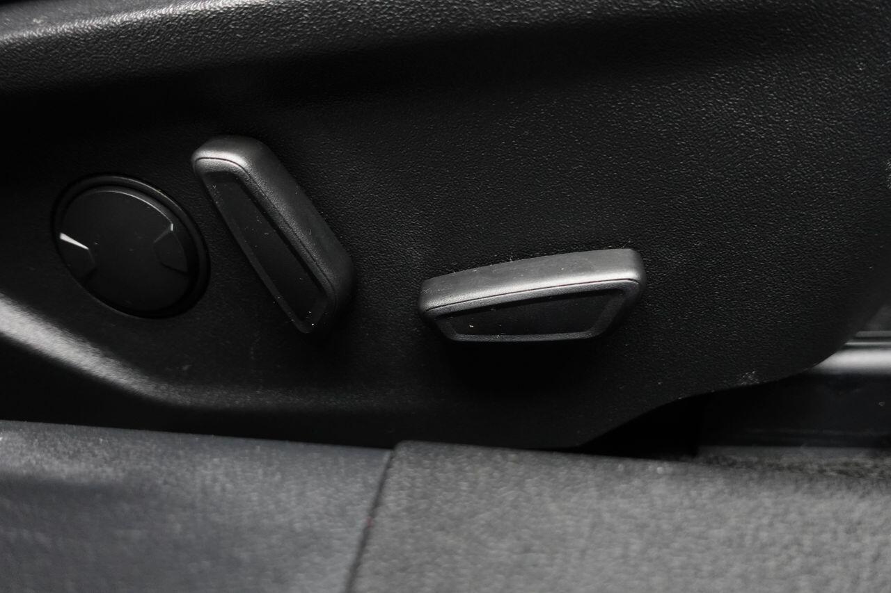 Ford Focus - Image 17