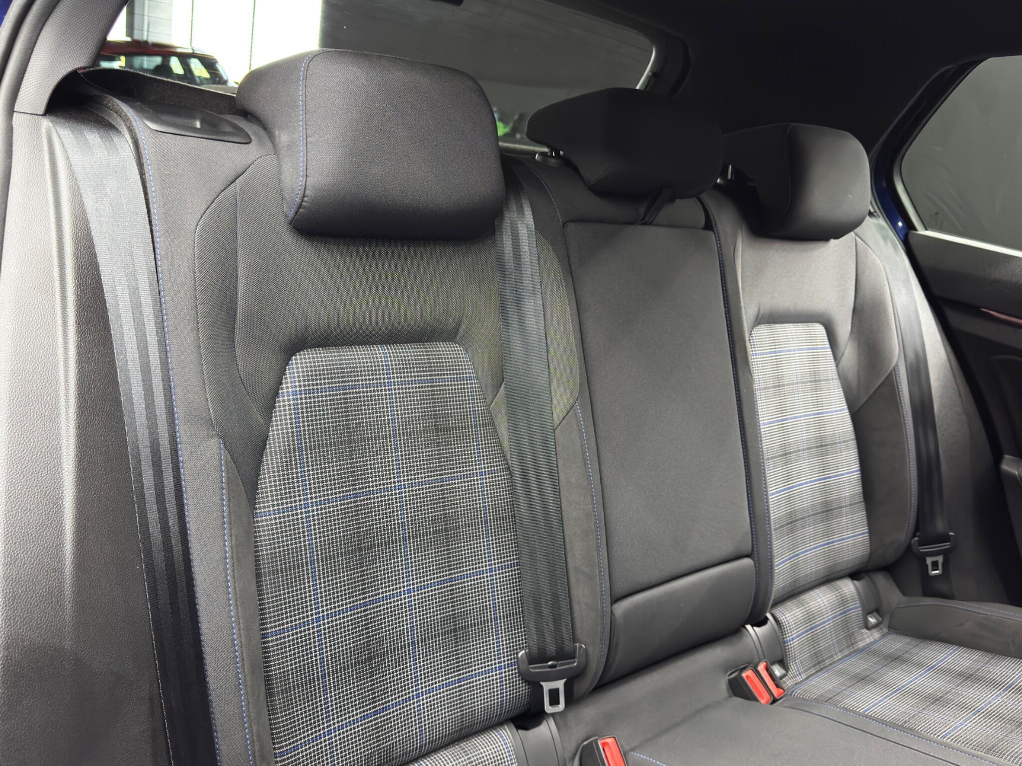 Volkswagen Golf - Image 15