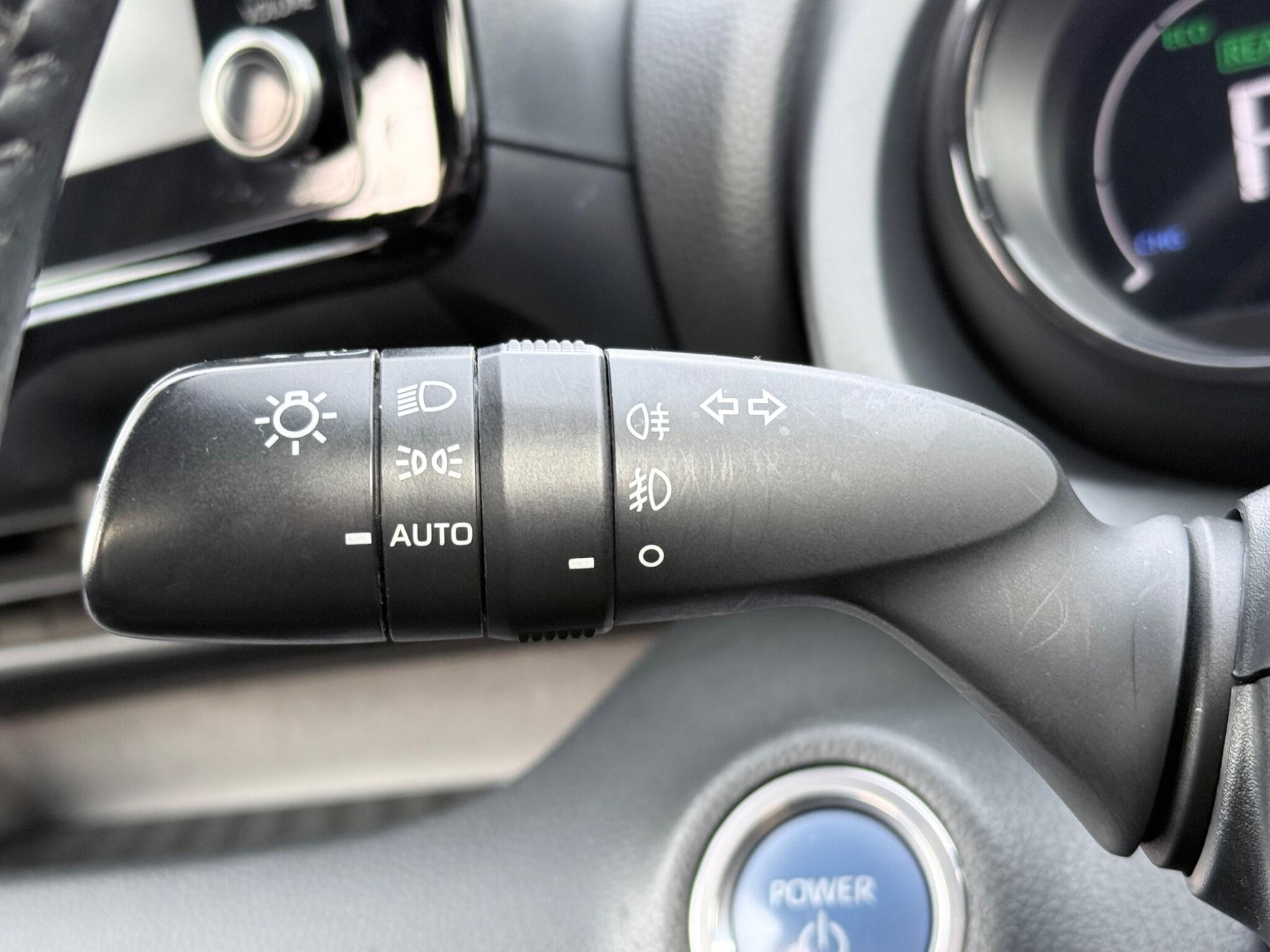 Toyota Yaris - Image 30