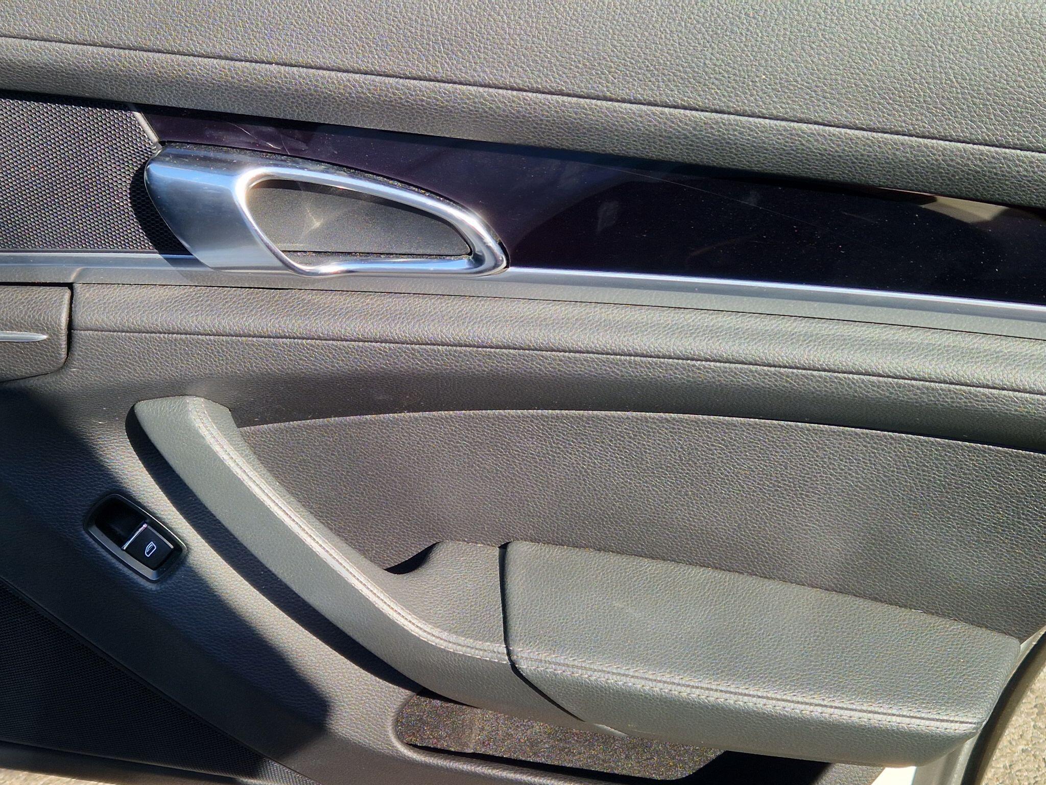 Porsche Panamera - Image 18