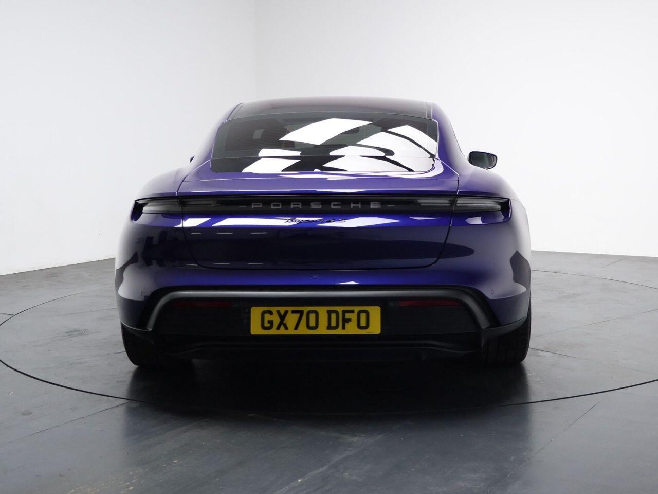 Porsche Taycan - Image 10