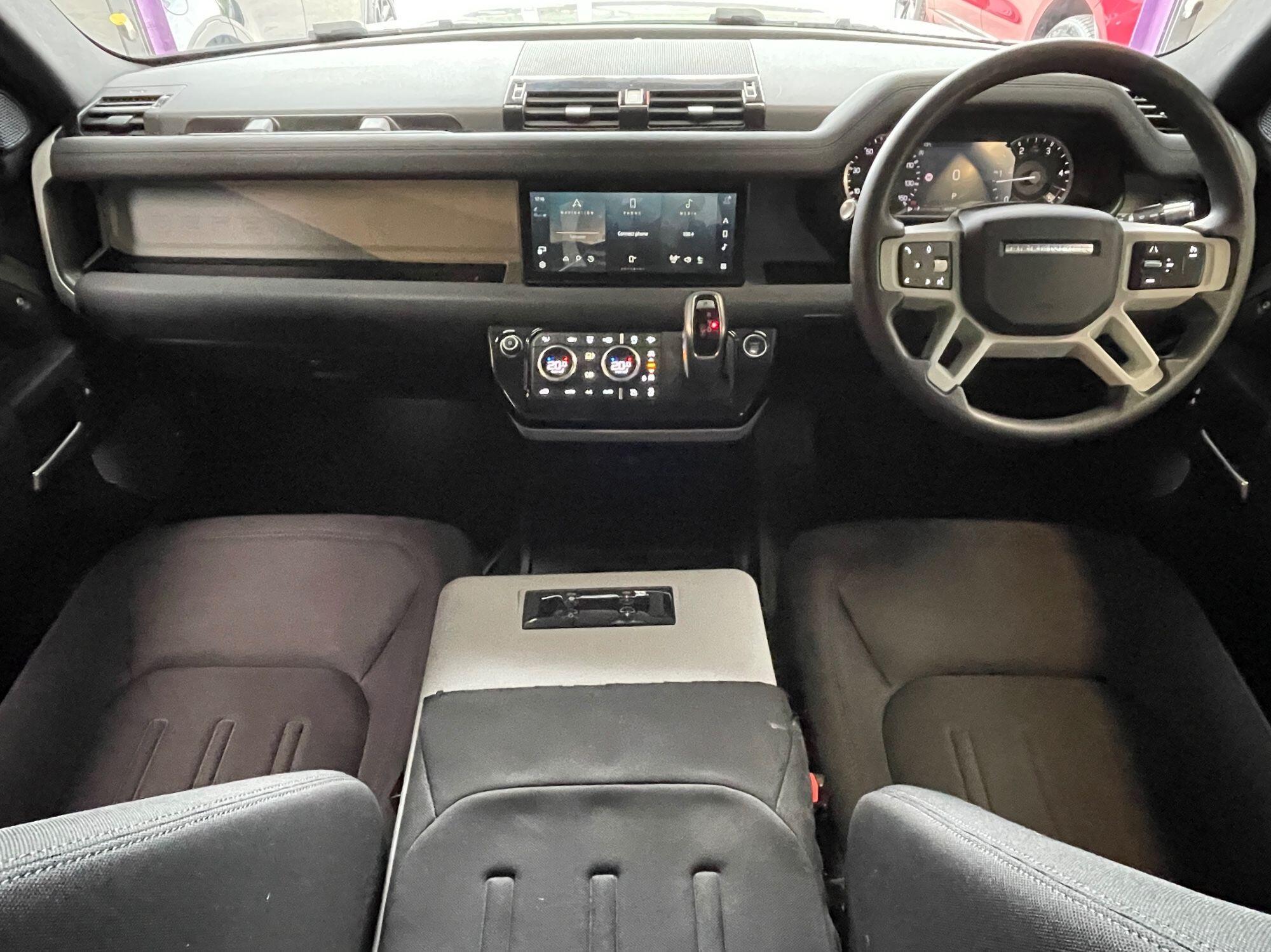 Land Rover Defender - Image 2