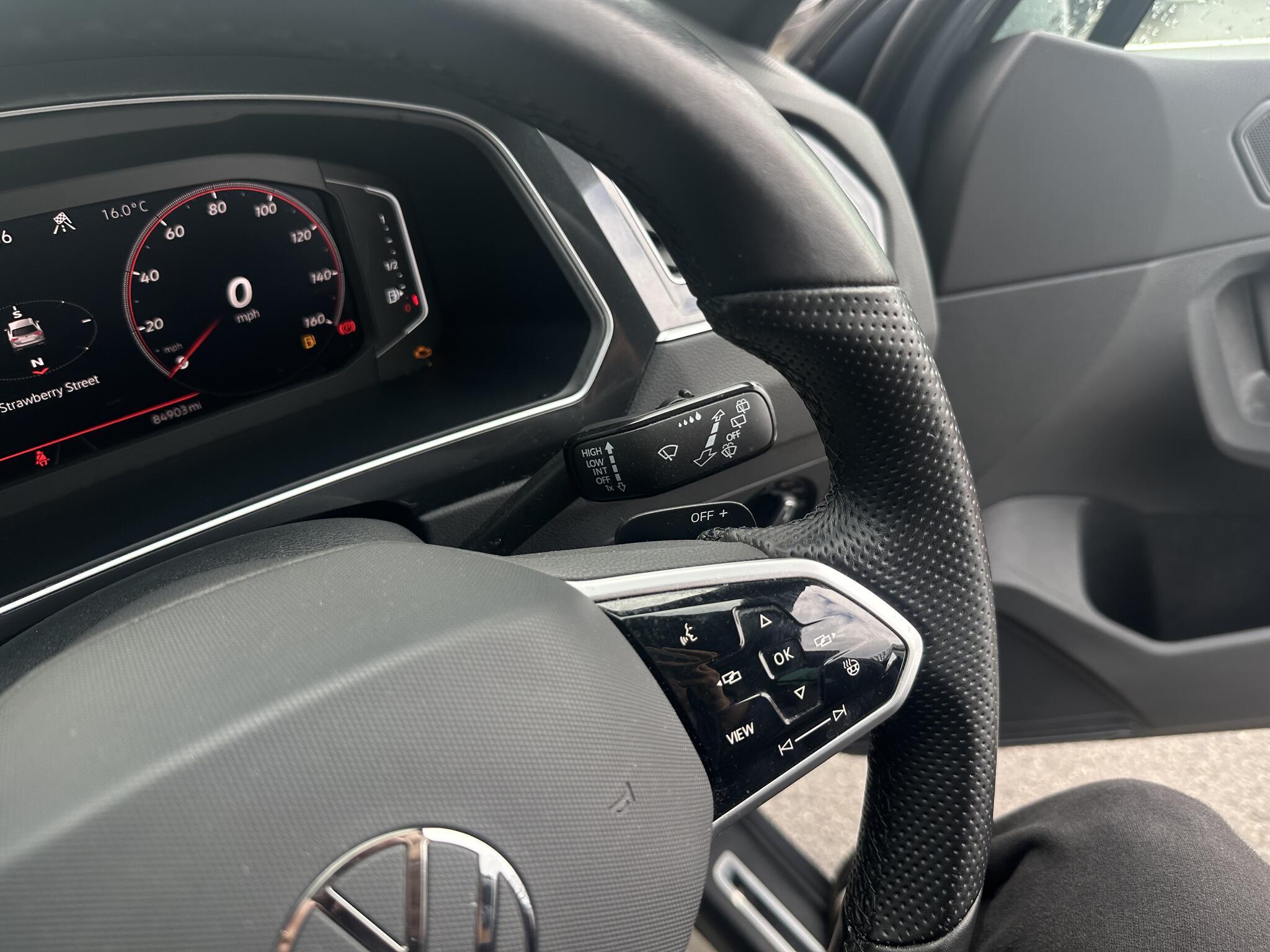 Volkswagen Tiguan - Image 9
