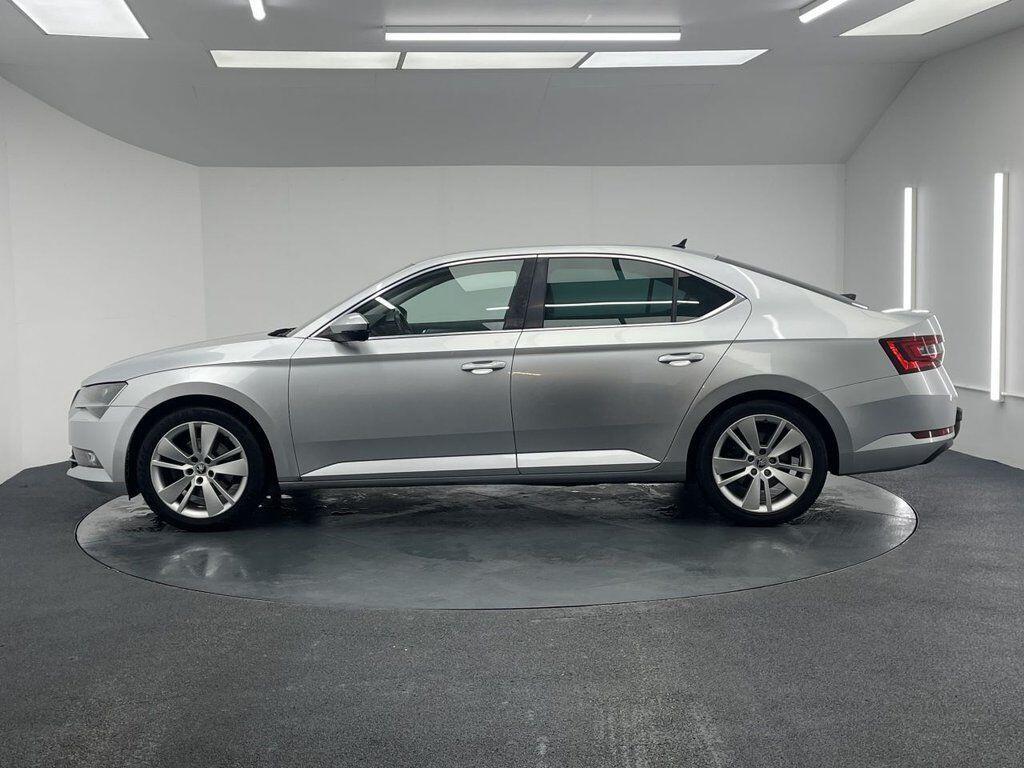Skoda Superb - Image 9