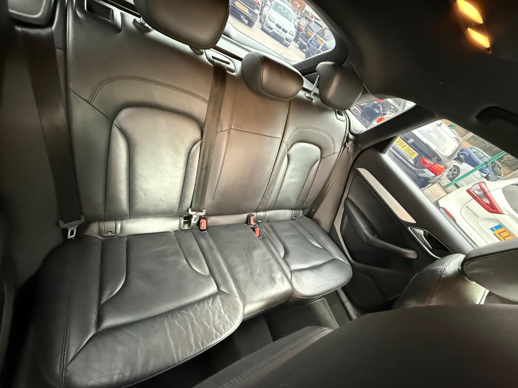 Audi Q3 - Image 9