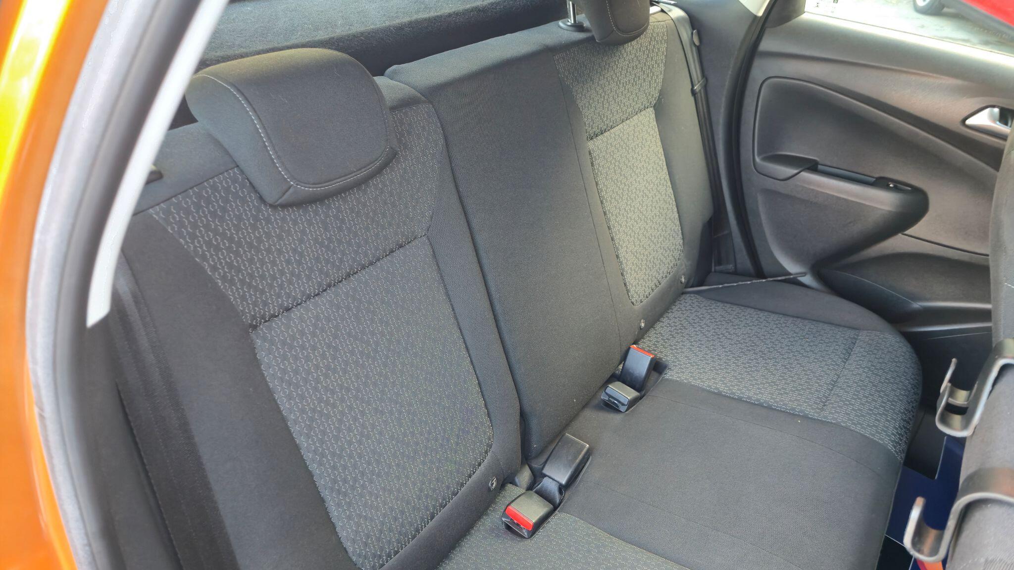 Vauxhall Crossland X - Image 11