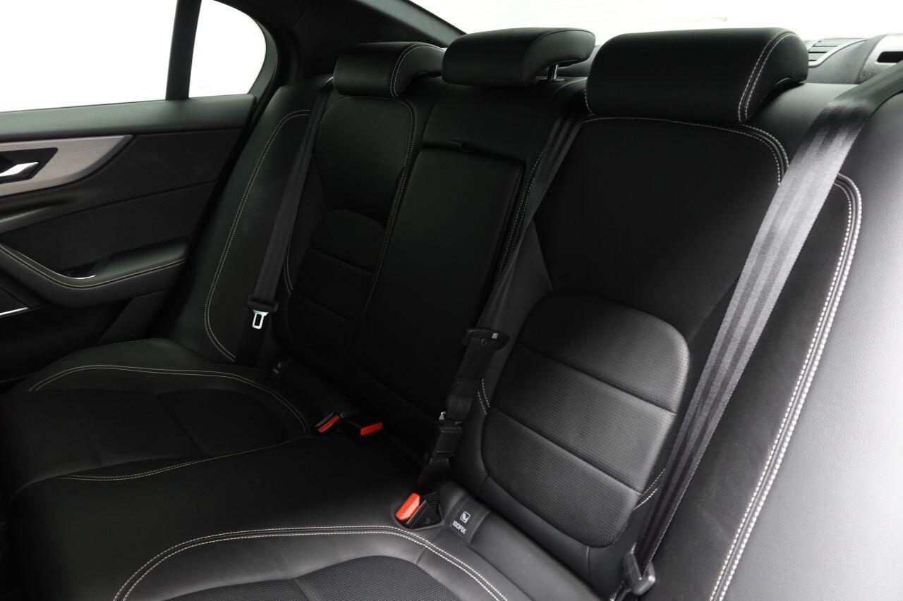 Jaguar XE - Image 21