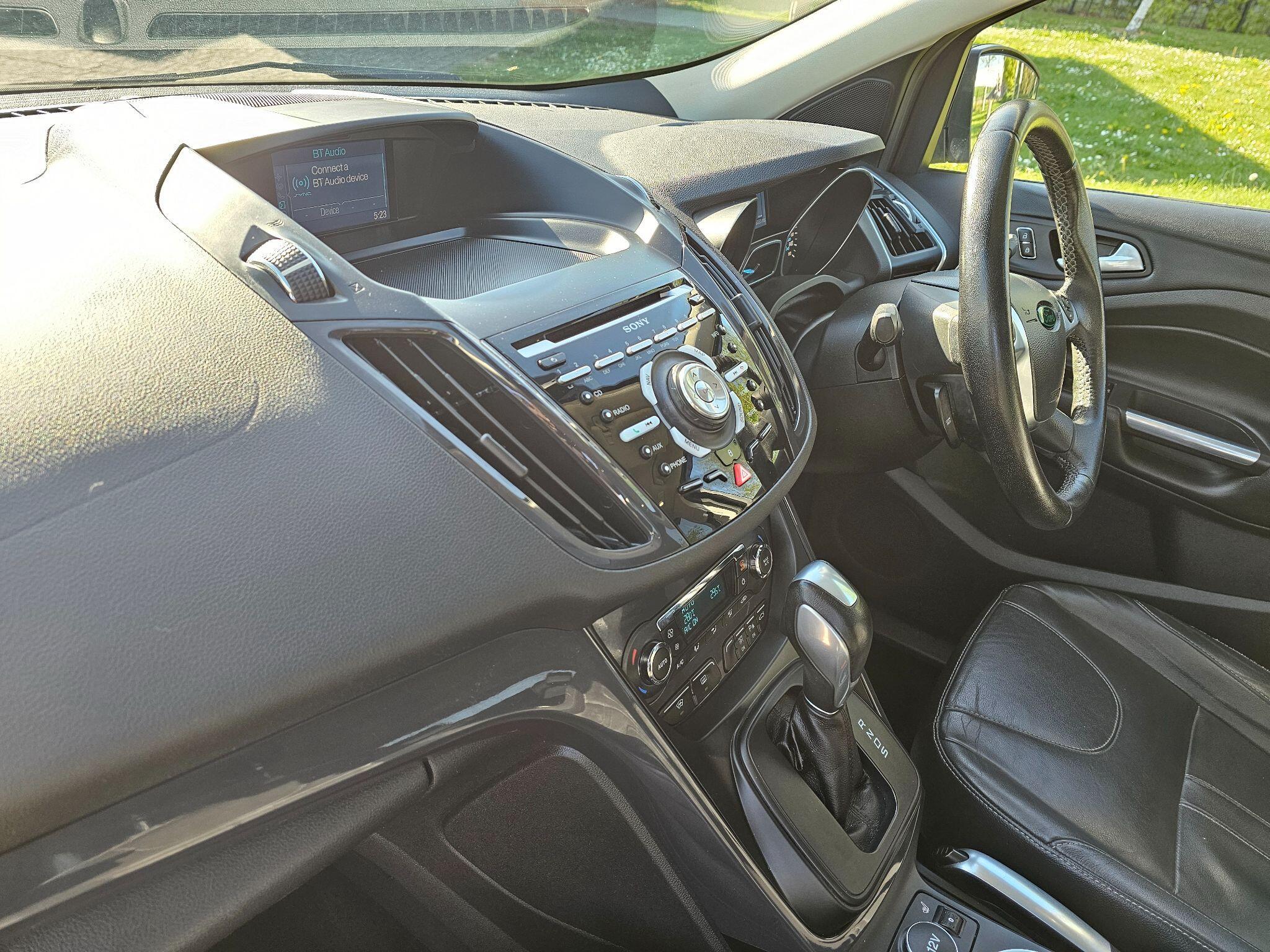 Ford Kuga - Image 22