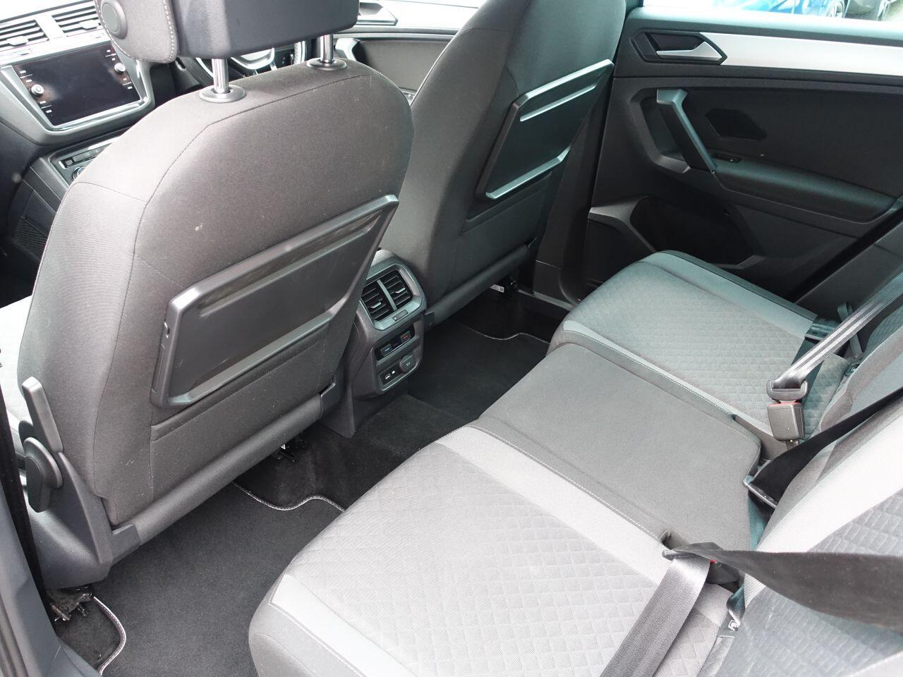 Volkswagen Tiguan - Image 10