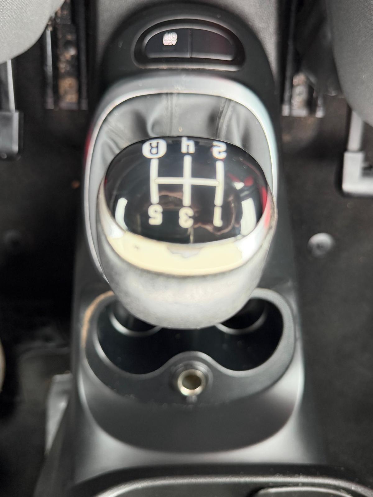 Fiat 500L - Image 19