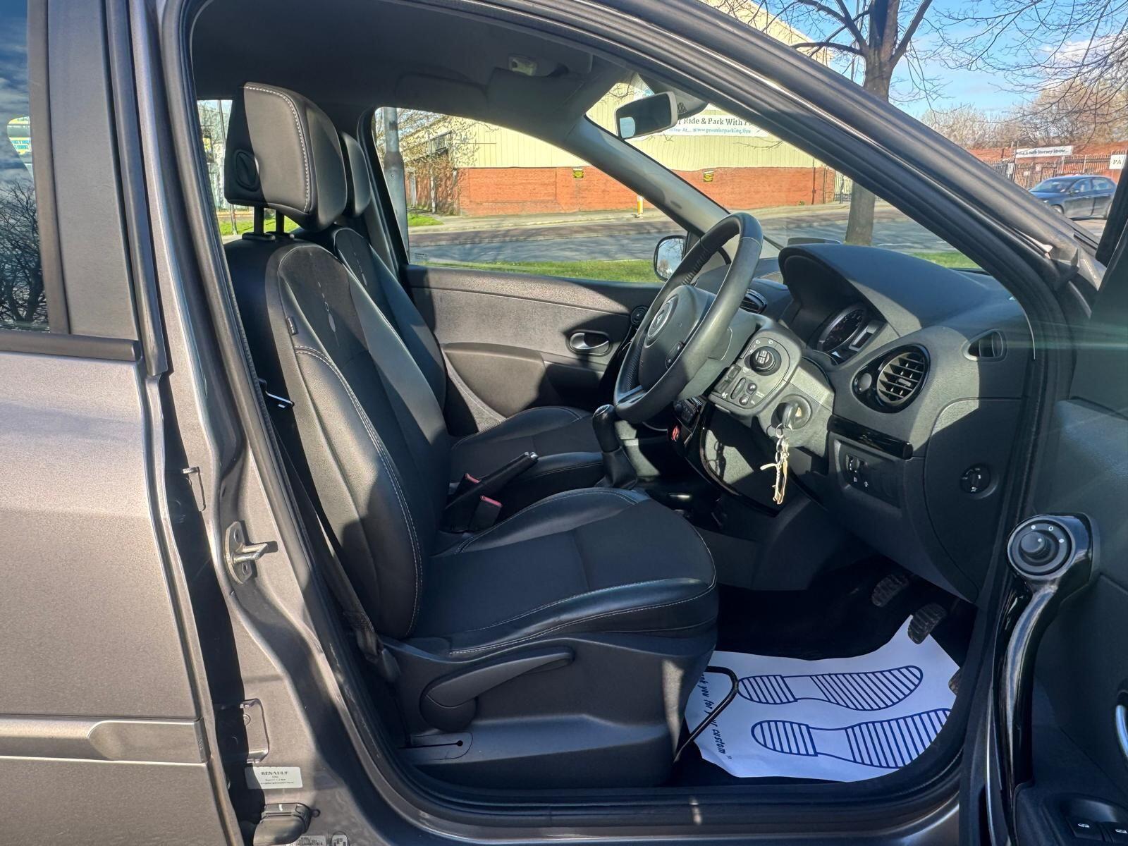 Renault Clio - Image 19