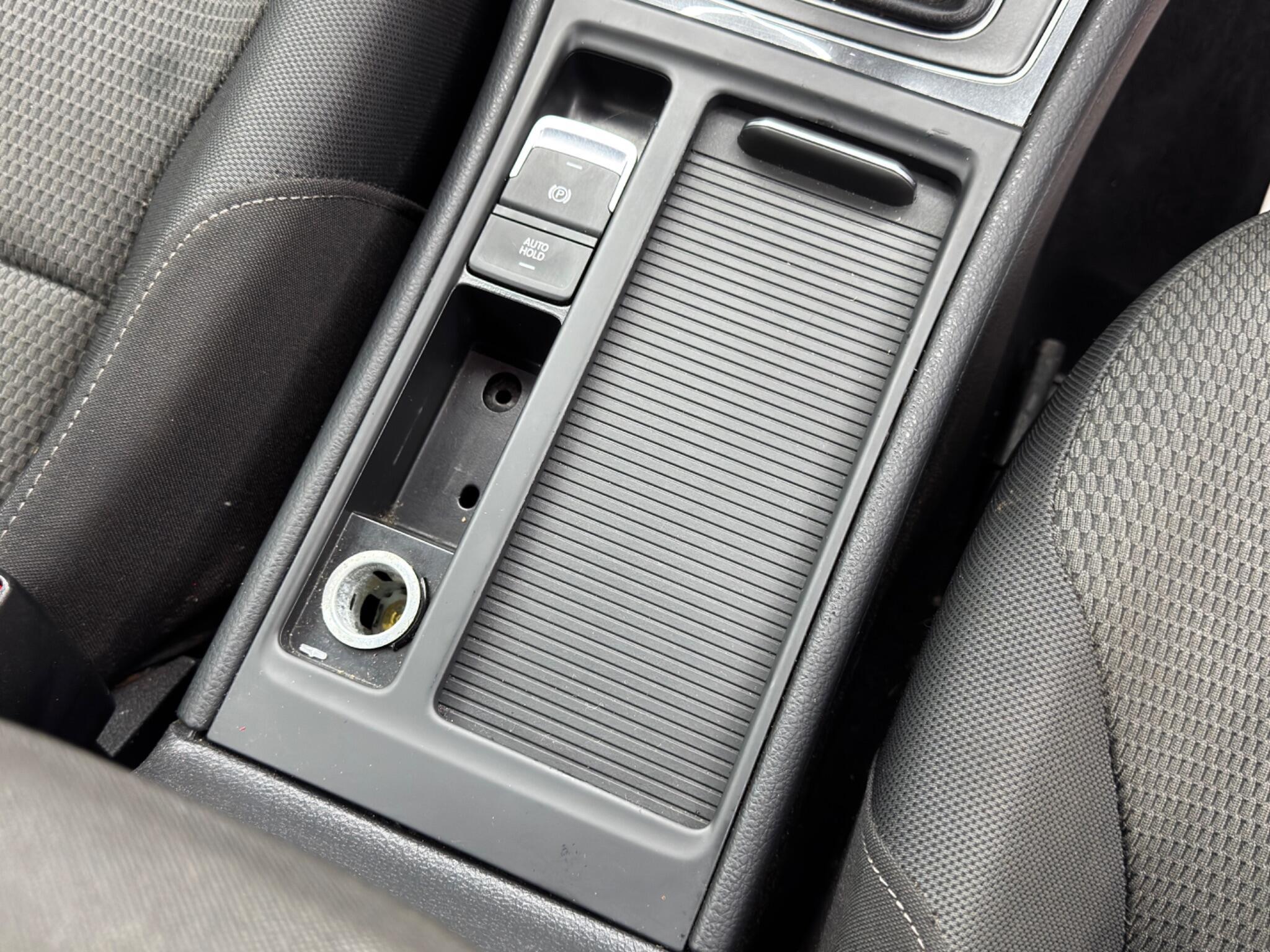 Volkswagen Golf - Image 23