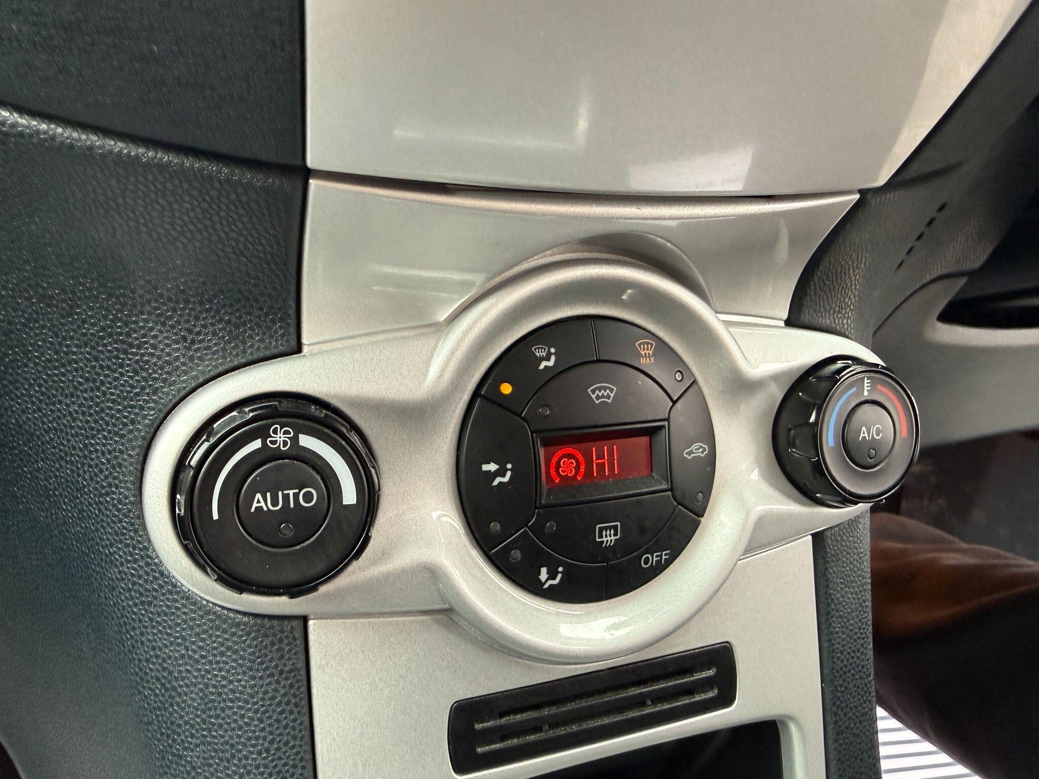 Ford Fiesta - Image 55