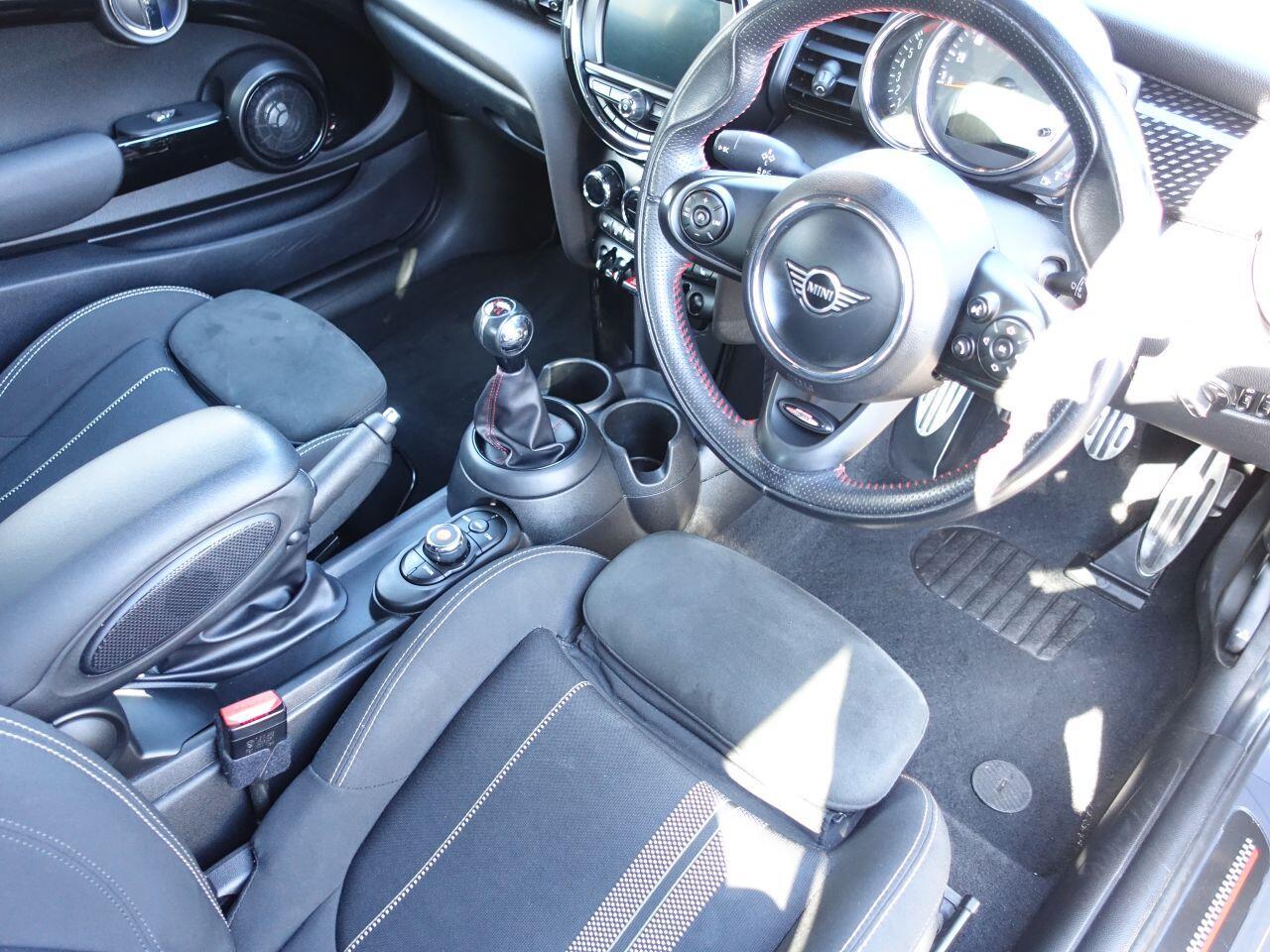 MINI Hatch - Image 11