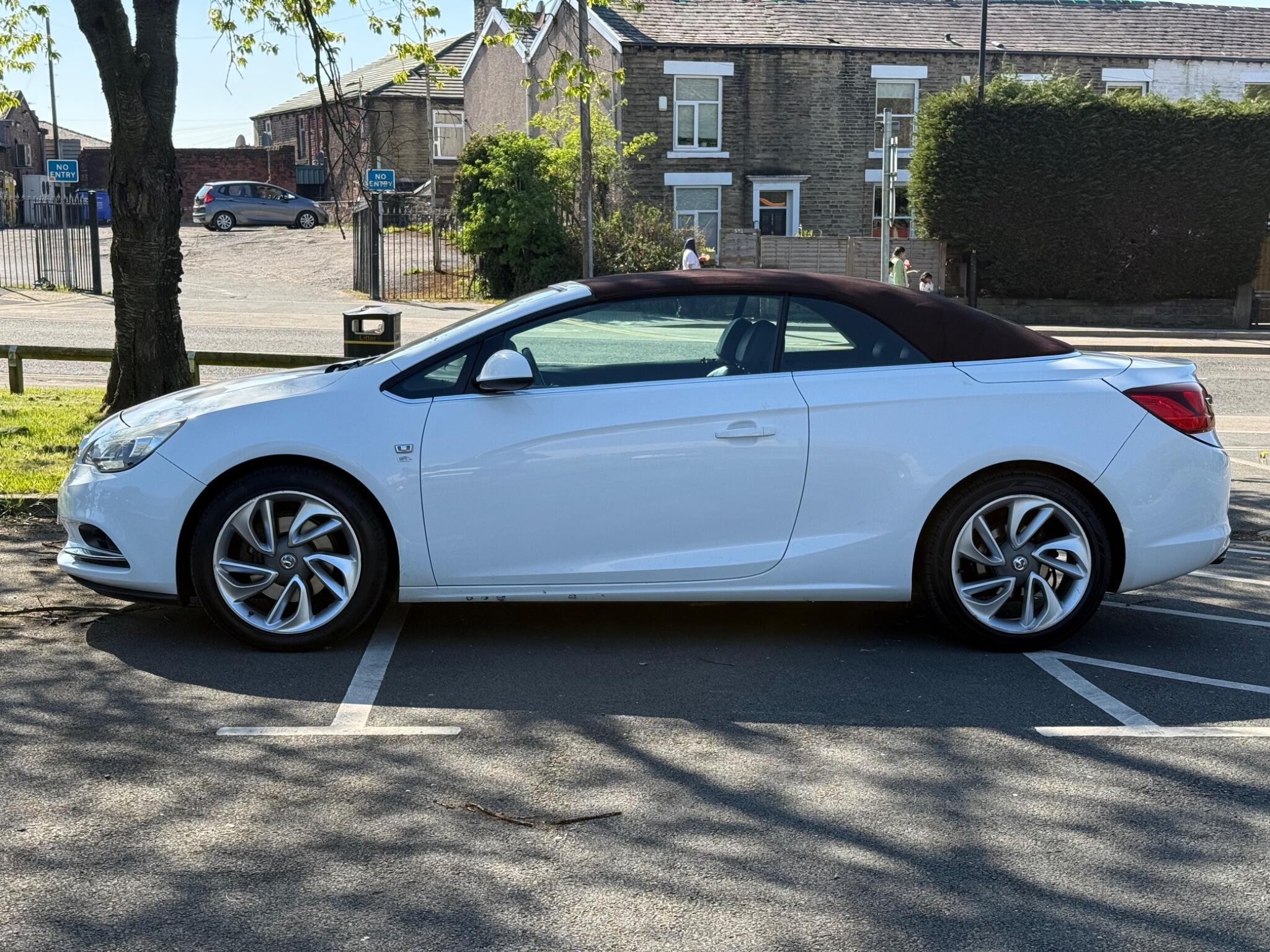 Vauxhall Cascada - Image 13