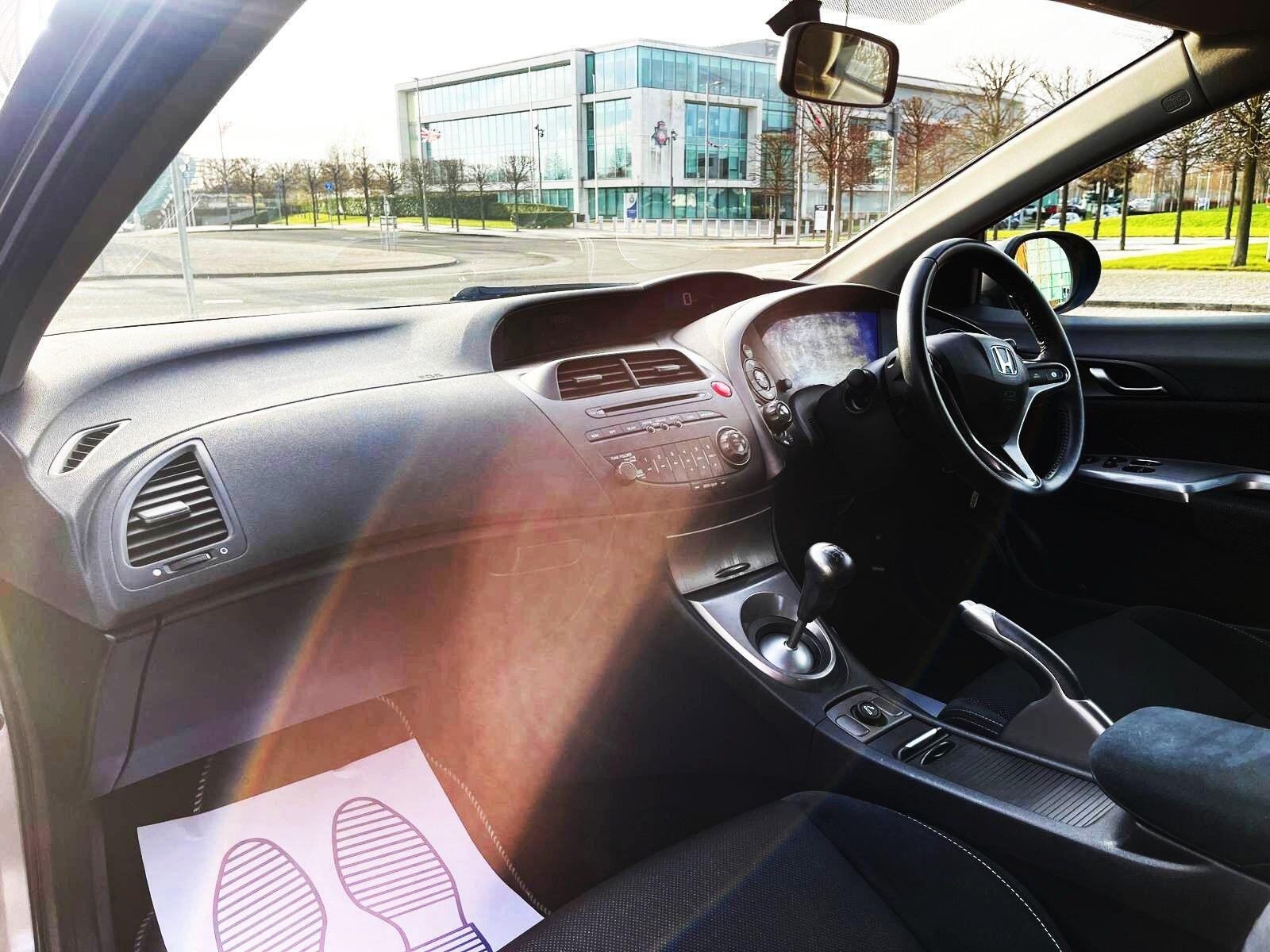 Honda Civic - Image 17