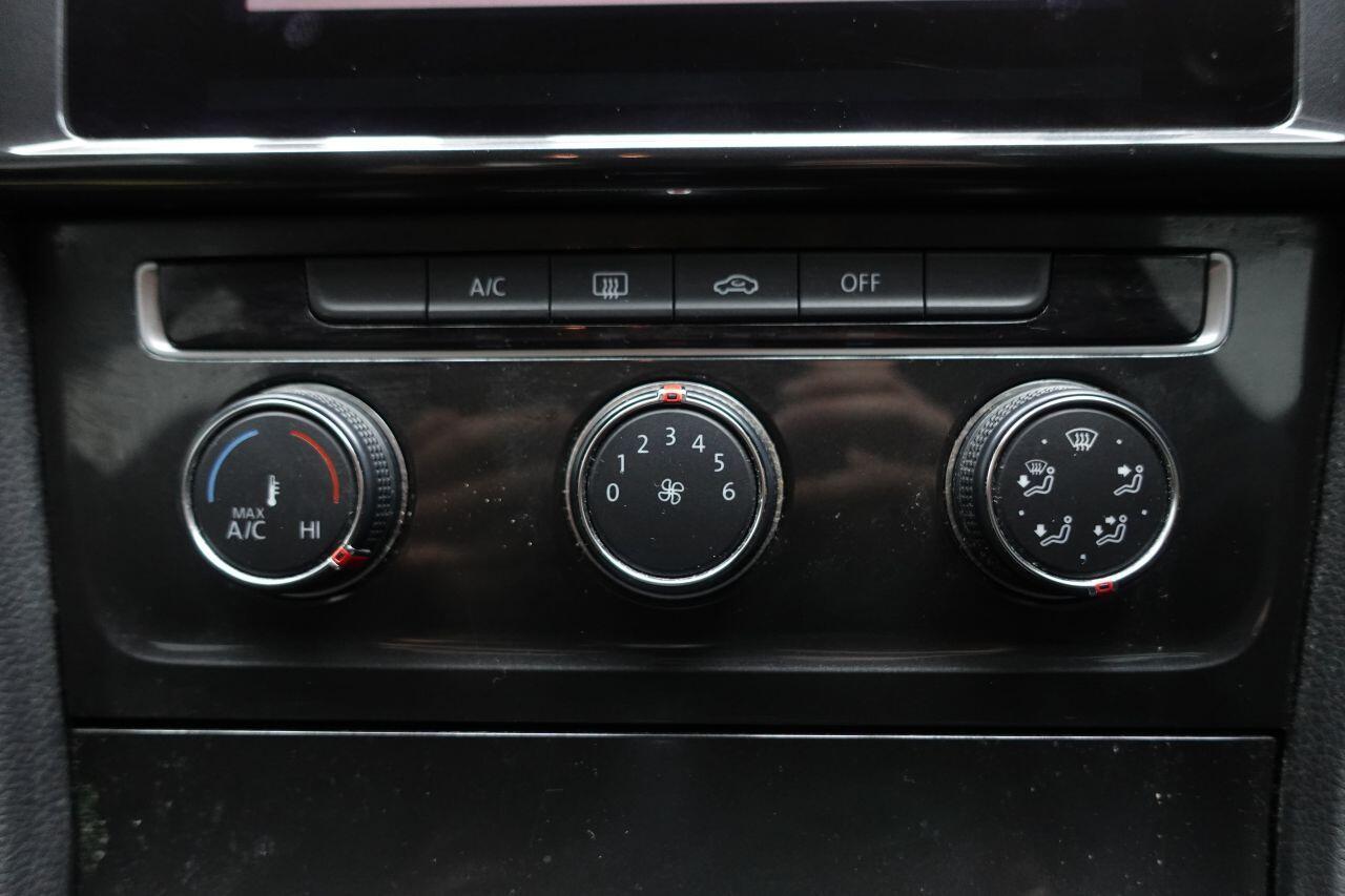 Volkswagen Golf - Image 39